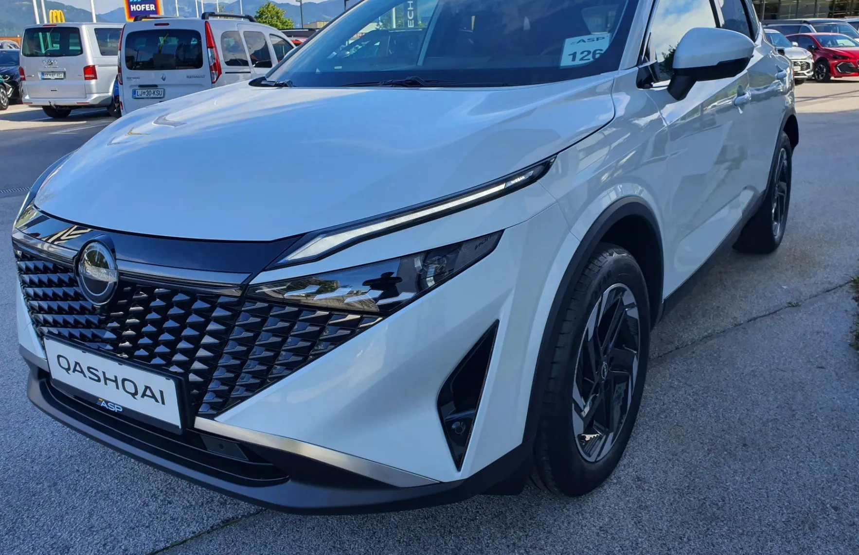 Zunanja slika - Nissan Qashqai - 1.3 DIG-T MHEV N-Connecta X-Tronic - 3