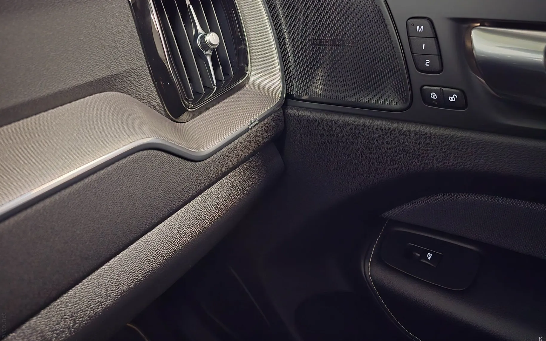 Notranja slika - Volvo XC60 - B4D R-Design Avt.- LED.usnje+mem.360kam.HUD.Harman - 16