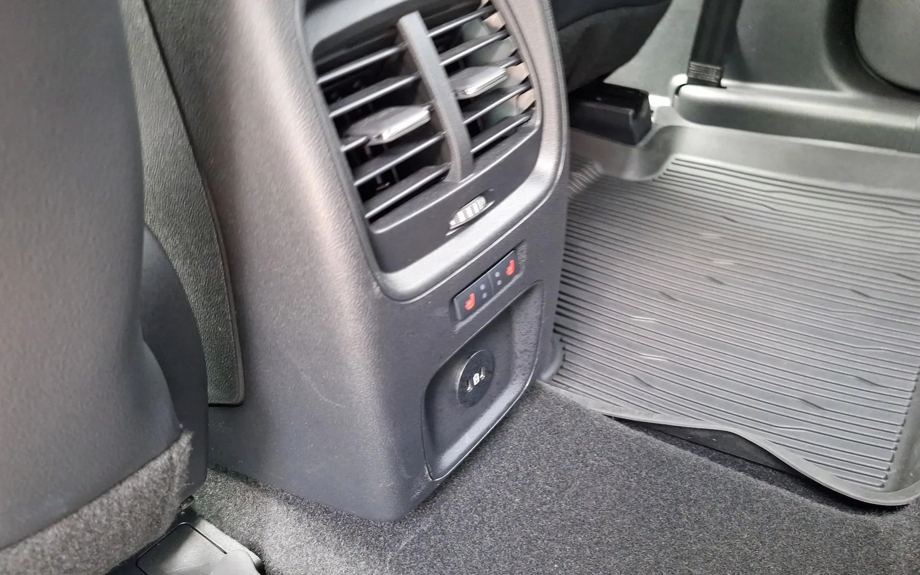 Zunanja slika - Ford Kuga - St-Line X Graphite 2.5 Dur Hy 165kW PHEV-SLO-LED - 11