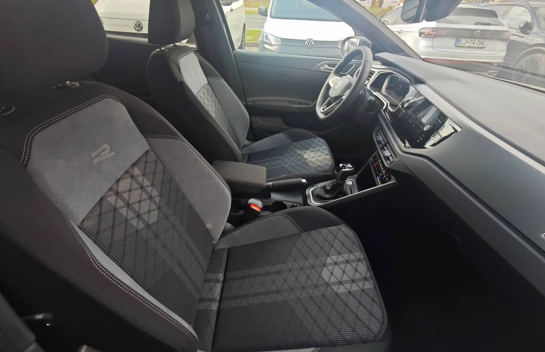 Zunanja slika - Volkswagen Taigo - 1.0 TSI 4JOY 85  115 ... - 11