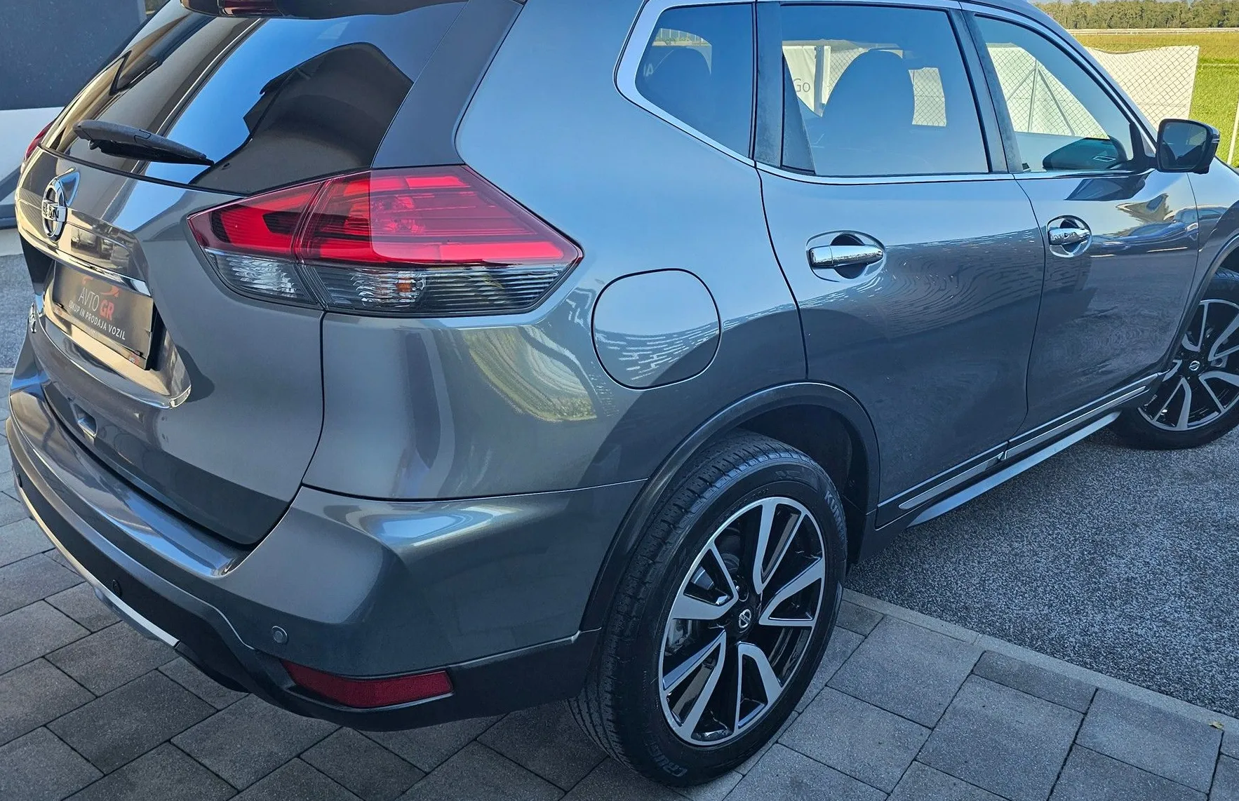 Zunanja slika - Nissan X-Trail - 4WD 1.7 dCi Tekna X-Tronic- LED-PANO-GR.SED.-1.LAS - 9