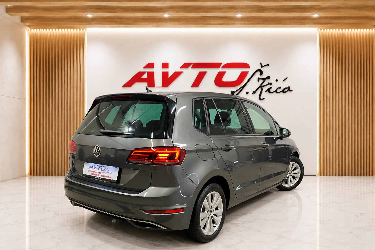 Zunanja slika - Volkswagen Golf Sportsvan - 1.5 TSI-ACC-LED-KAMERA-NAVIGACIJA-VLEČNA KLJUKA - 4