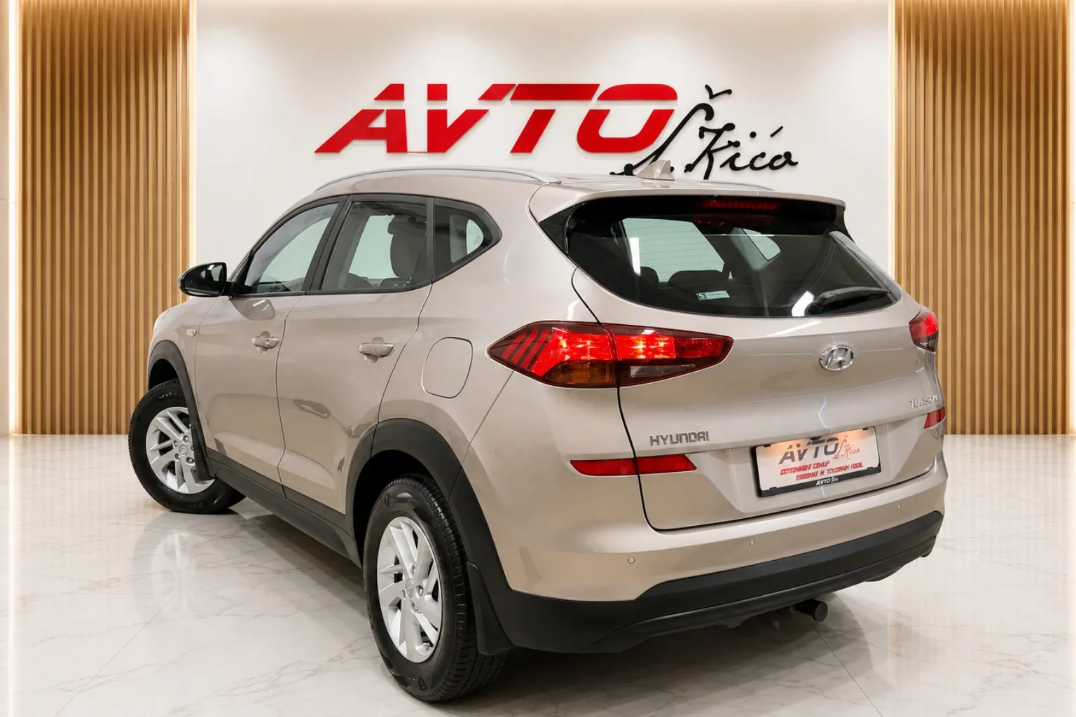 Zunanja slika - Hyundai Tucson - 1.6 CRDi-129.000KM-SLO-TEMPOMAT-KAMERA-PDC-SERV KN - 5