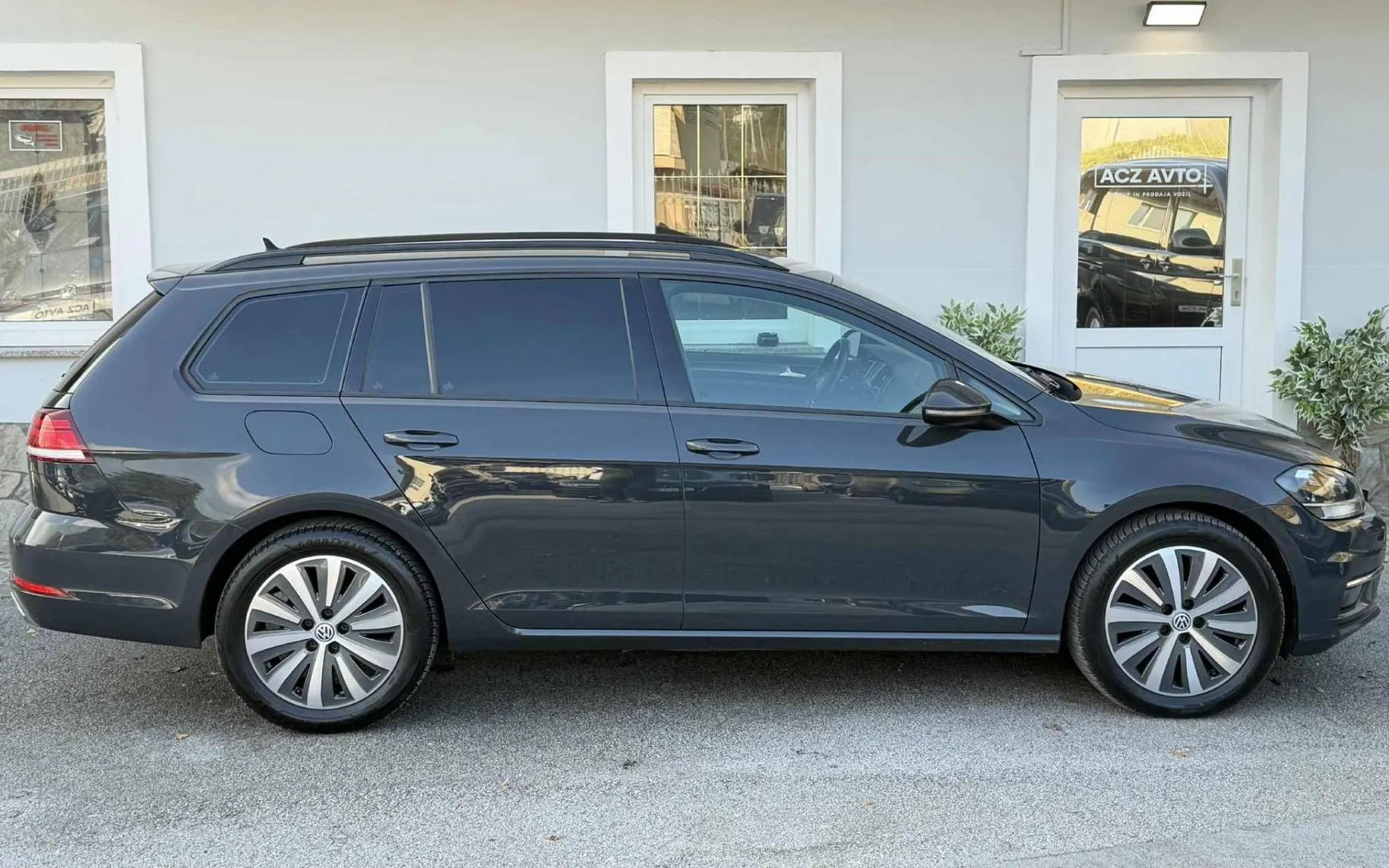 Zunanja slika - Volkswagen Golf Variant - 2.0 TDI•AUT•HIGH LINE•LED•ACC•NAVI•PDC•F1•MASAŽA•. - 5