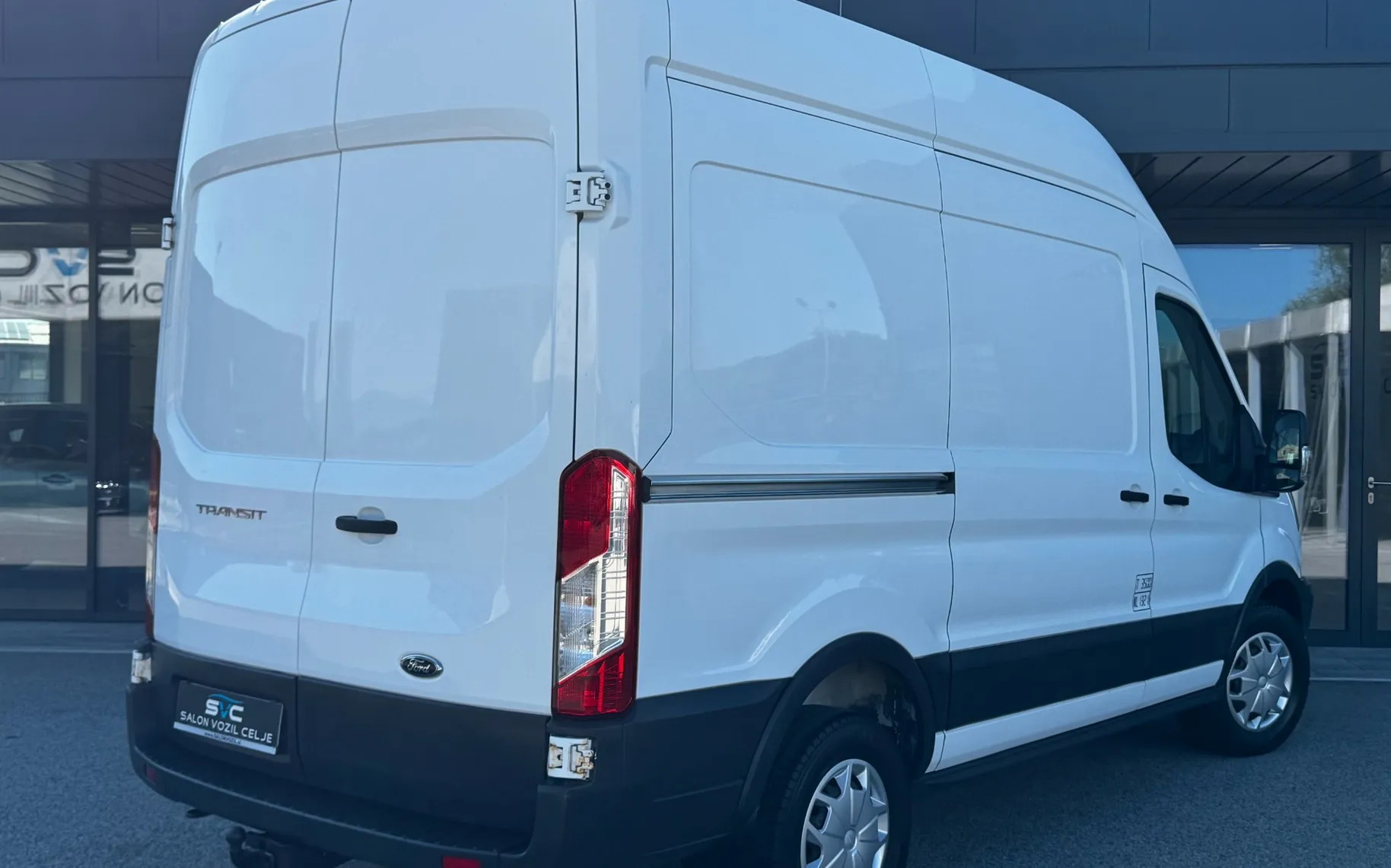 Zunanja slika - Ford Transit - Furgon 350 L2H2 2,2 TDCi Trend - 4
