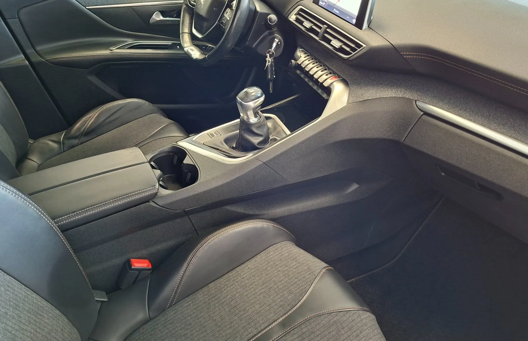 Zunanja slika - Peugeot 5008 - 1.2 PureTech 130 GT Line-1.LAST-SLO-360 KAM- - 9