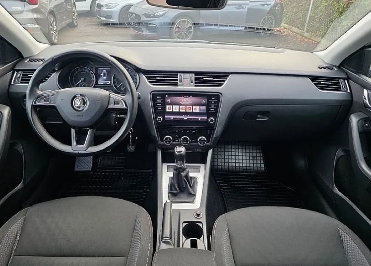 Zunanja slika - Škoda Octavia - 1.6 TDI STYLE ALU PLATIŠČA-PDC-NAVIGACIJA - 9