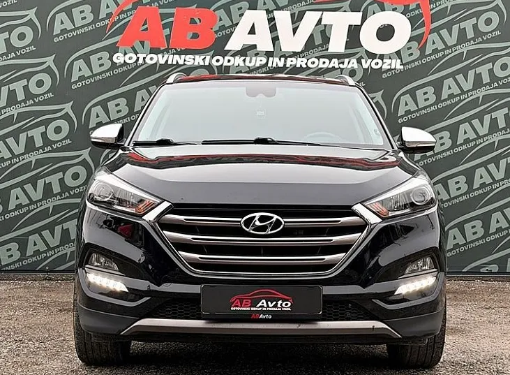 Zunanja slika - Hyundai Tucson - 1.7 CRDI Style+SLO+1LASTNIK+SERVISNA+ALU+BIXENON - 2