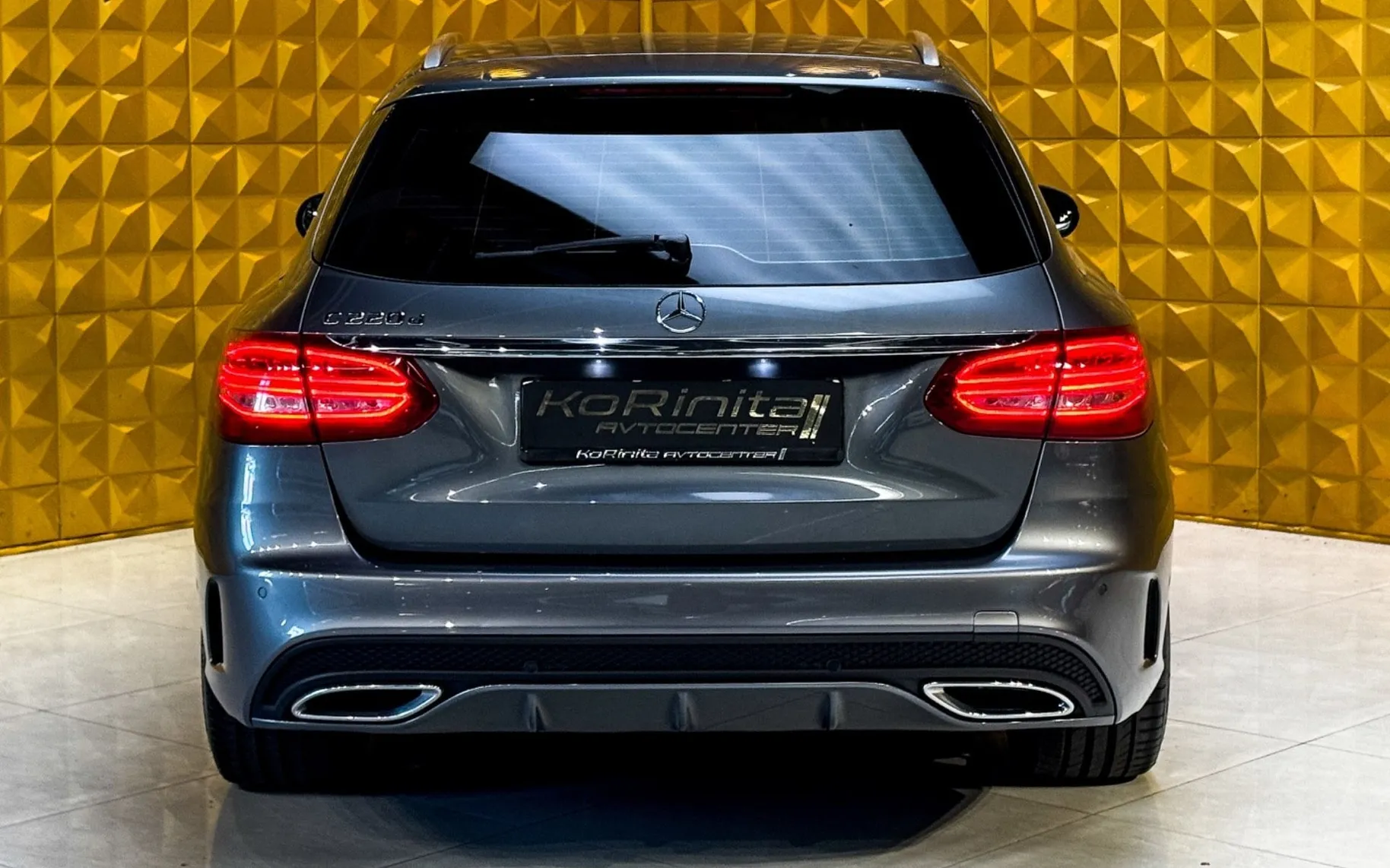 Notranja slika - Mercedes-Benz C-Razred - C220d AUT. AMG Line-NAVI-TEMP-F1 - 10