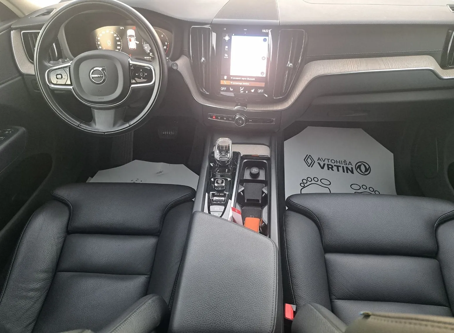 Zunanja slika - Volvo XC60 - B4D AUT Inscription Z ENOLETNIM JAMSTVOM - 8