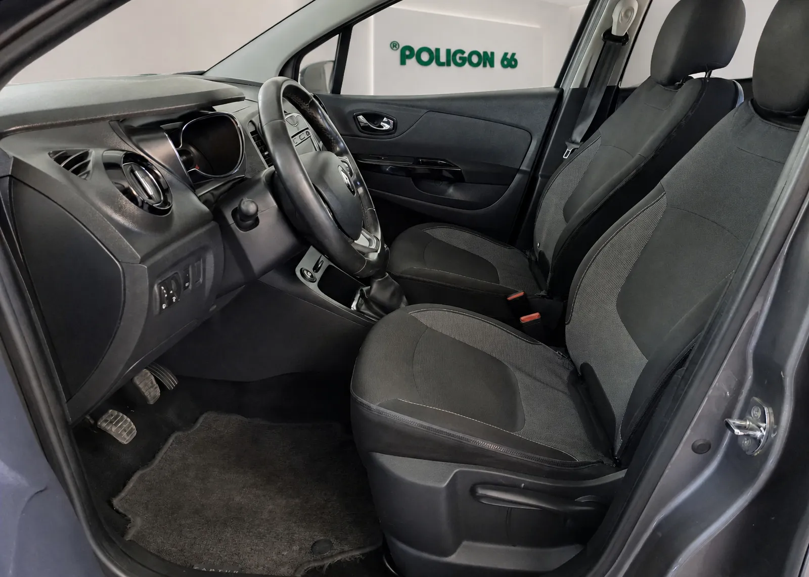 Notranja slika - Renault Captur - TCe-SLOV.POREKLO-M 2017-GARANCIJA-LED-NAVI - 9