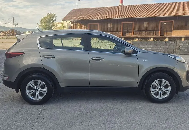 Zunanja slika - KIA Sportage - 1.7 CRDI + BREZ POLOGA + 1.LASTNIK + SLO - 4