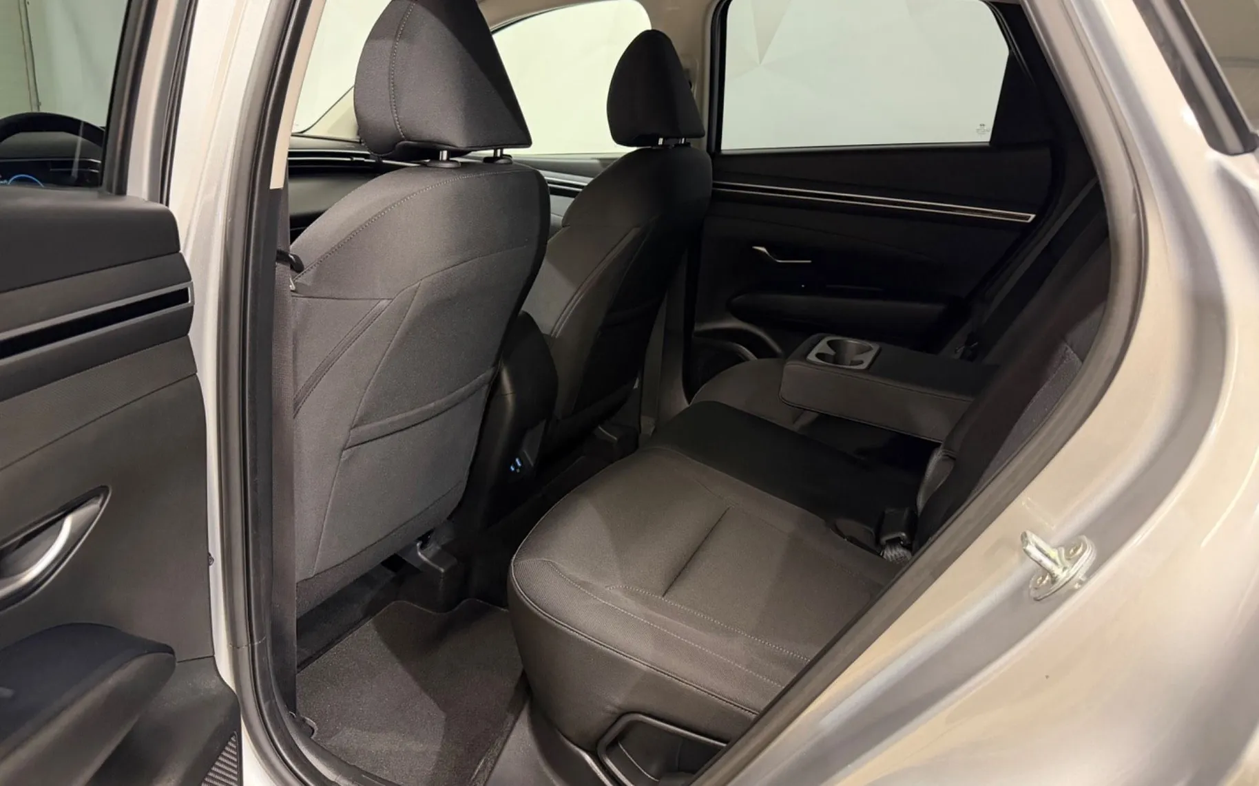 Notranja slika - Hyundai Tucson - 1.6 CRDi MHEV-AUT-LED-VIRTUAL-KAMERA-NAVI-PDC-TEMP - 12