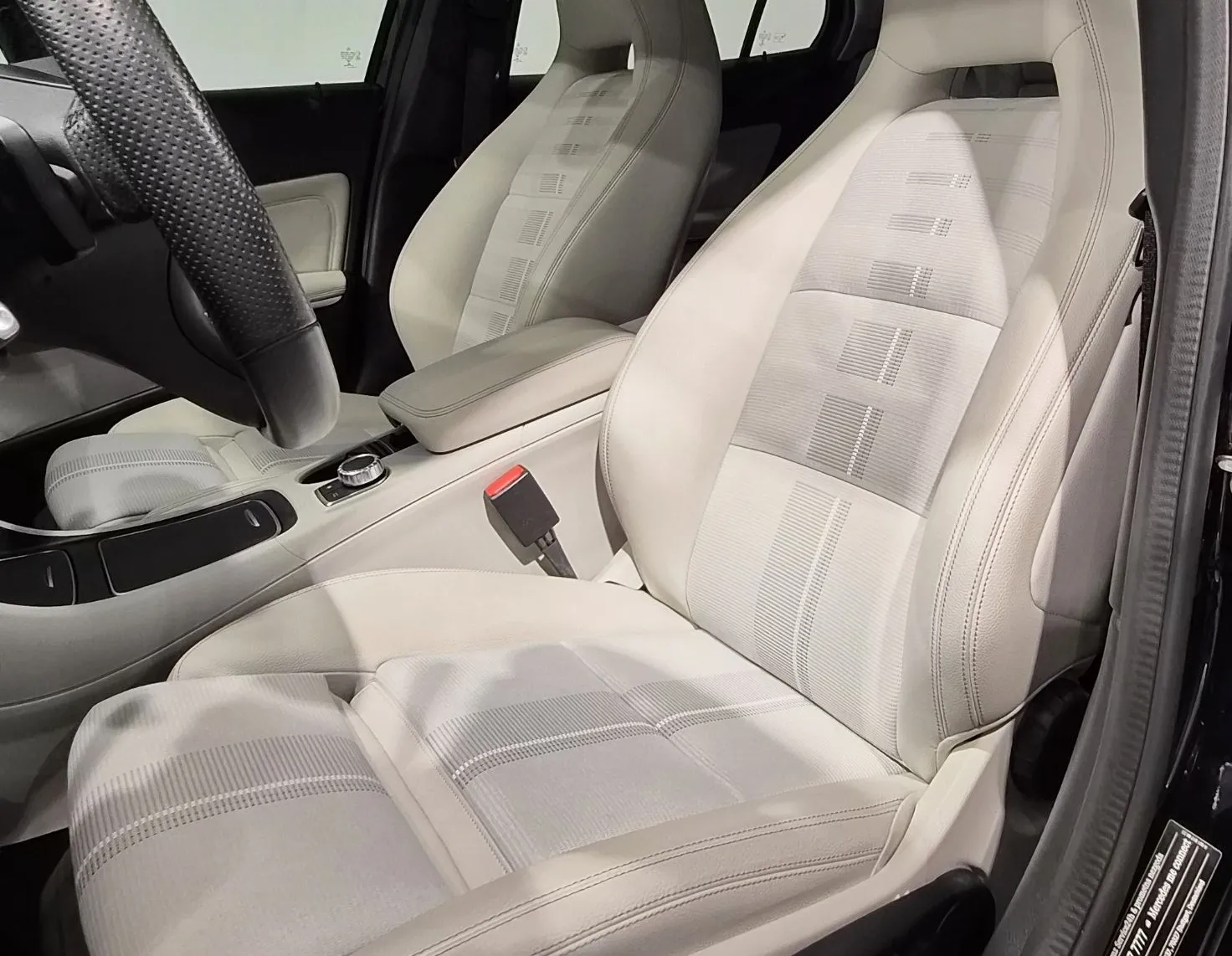 Zunanja slika - Mercedes-Benz GLA-Razred - GLA 200 d Avt.URBAN 1.LAST SLO TEMP KAM KEYLESS - 14