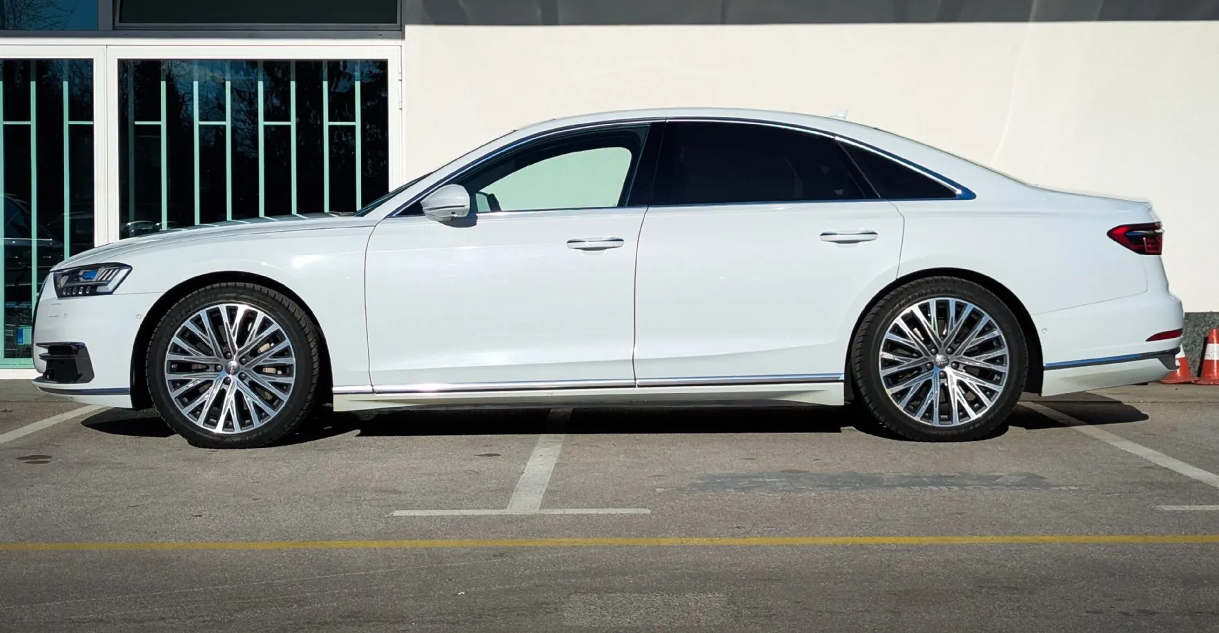 Zunanja slika - Audi A8 - 55 TFSI Quattro matrični LED Bang Olufsen SLO - 8