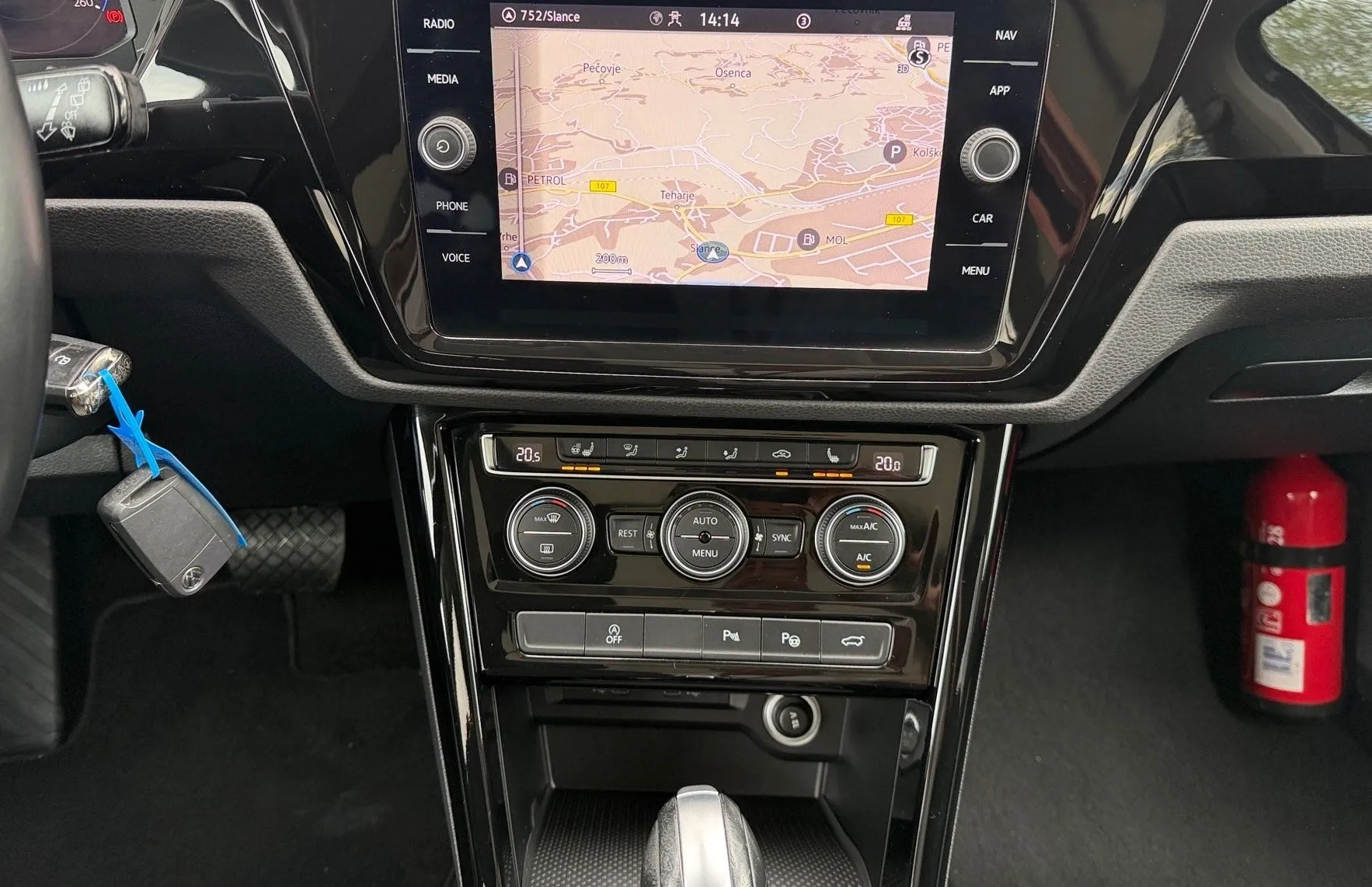 Zunanja slika - VW Touran - 2.0 TDI BMT Highline DSG-7sedežev-Panorama-Masaža - 9