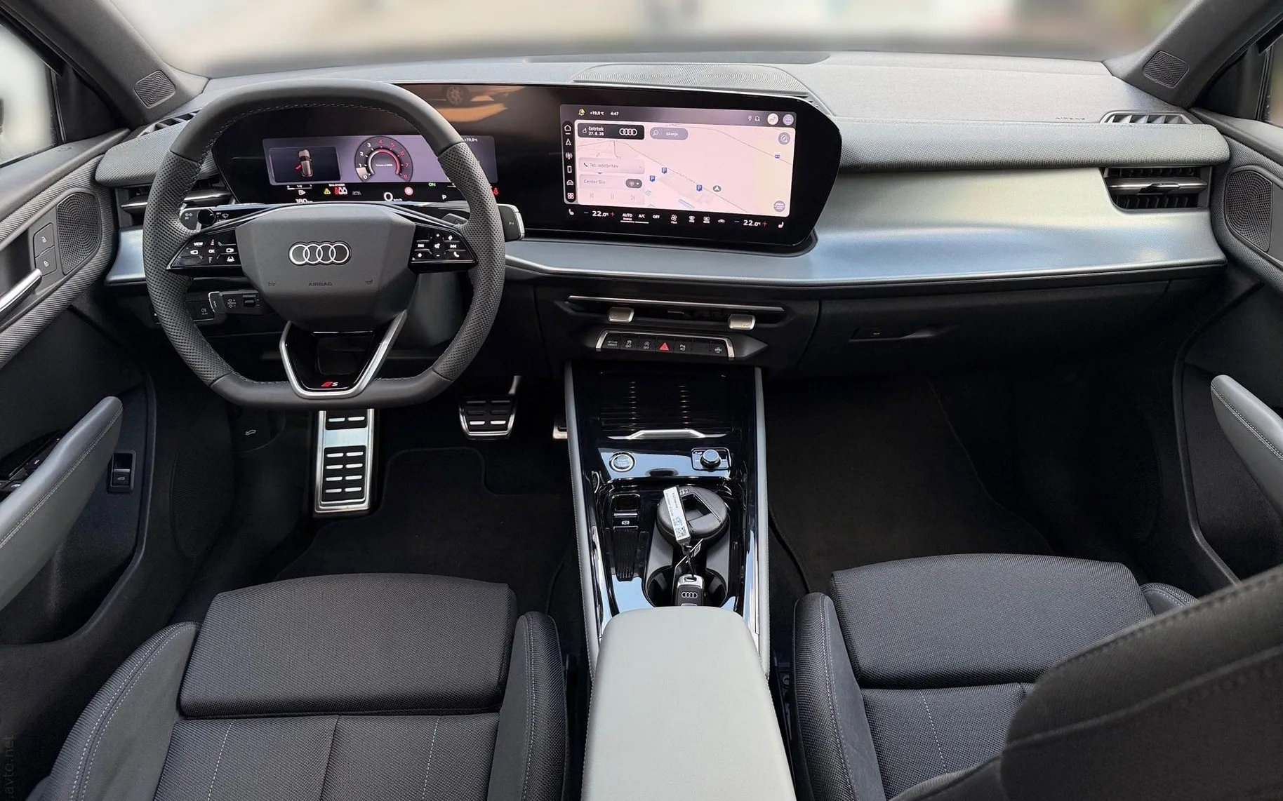 Notranja slika - Audi Q3 - TFSI quattro S tronic - 10