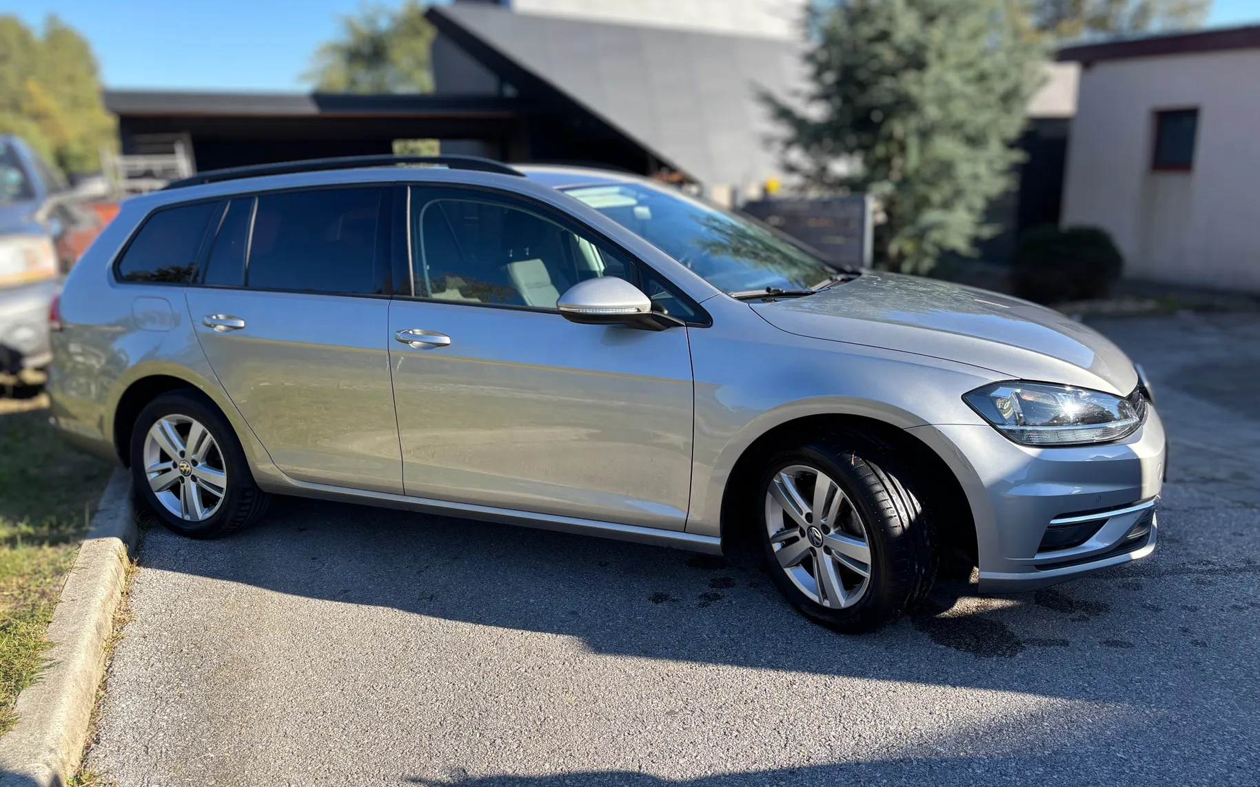 Zunanja slika - Volkswagen Golf - Variant 1,4 TSI, 2.lastnik SLO, ACC, CarPlay, LED - 3
