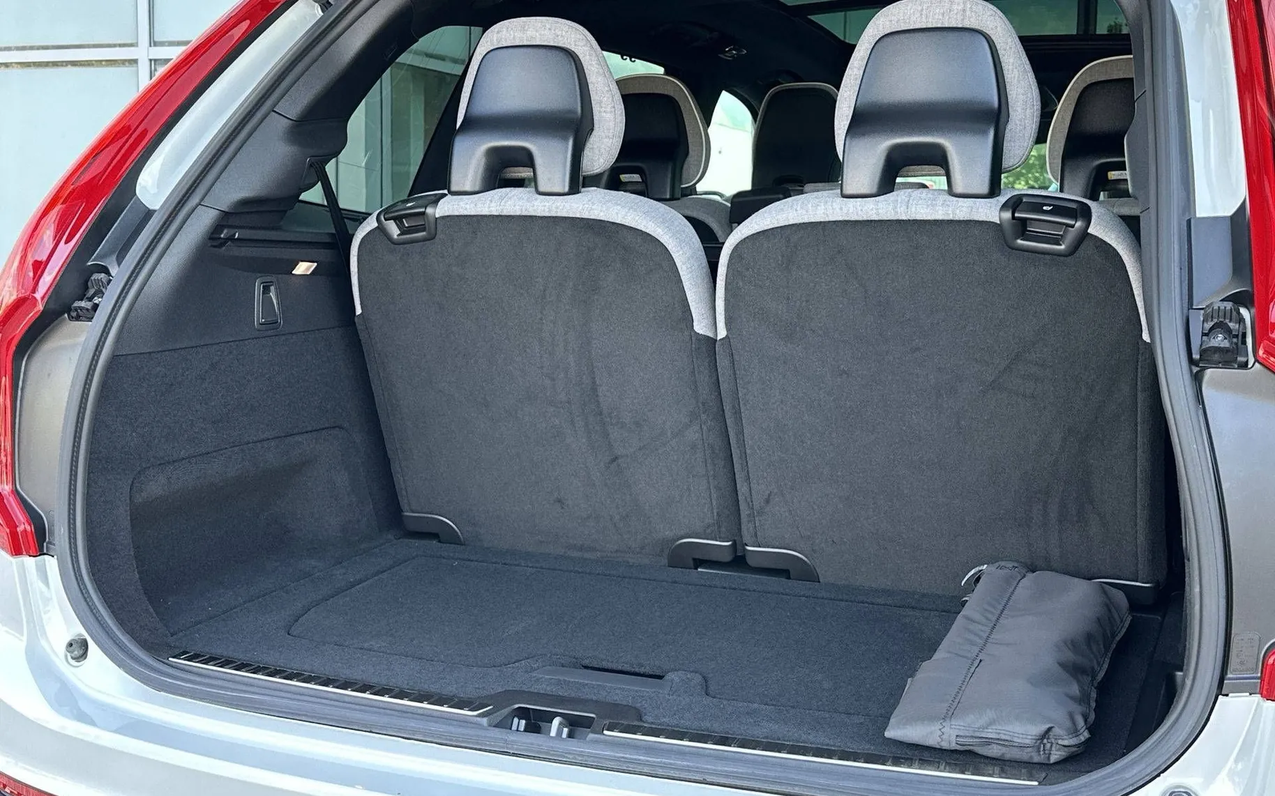 Notranja slika - Volvo XC90 - T8 AWD Ultra Dark 7s 3 leta garancije + 3 servisi. - 12