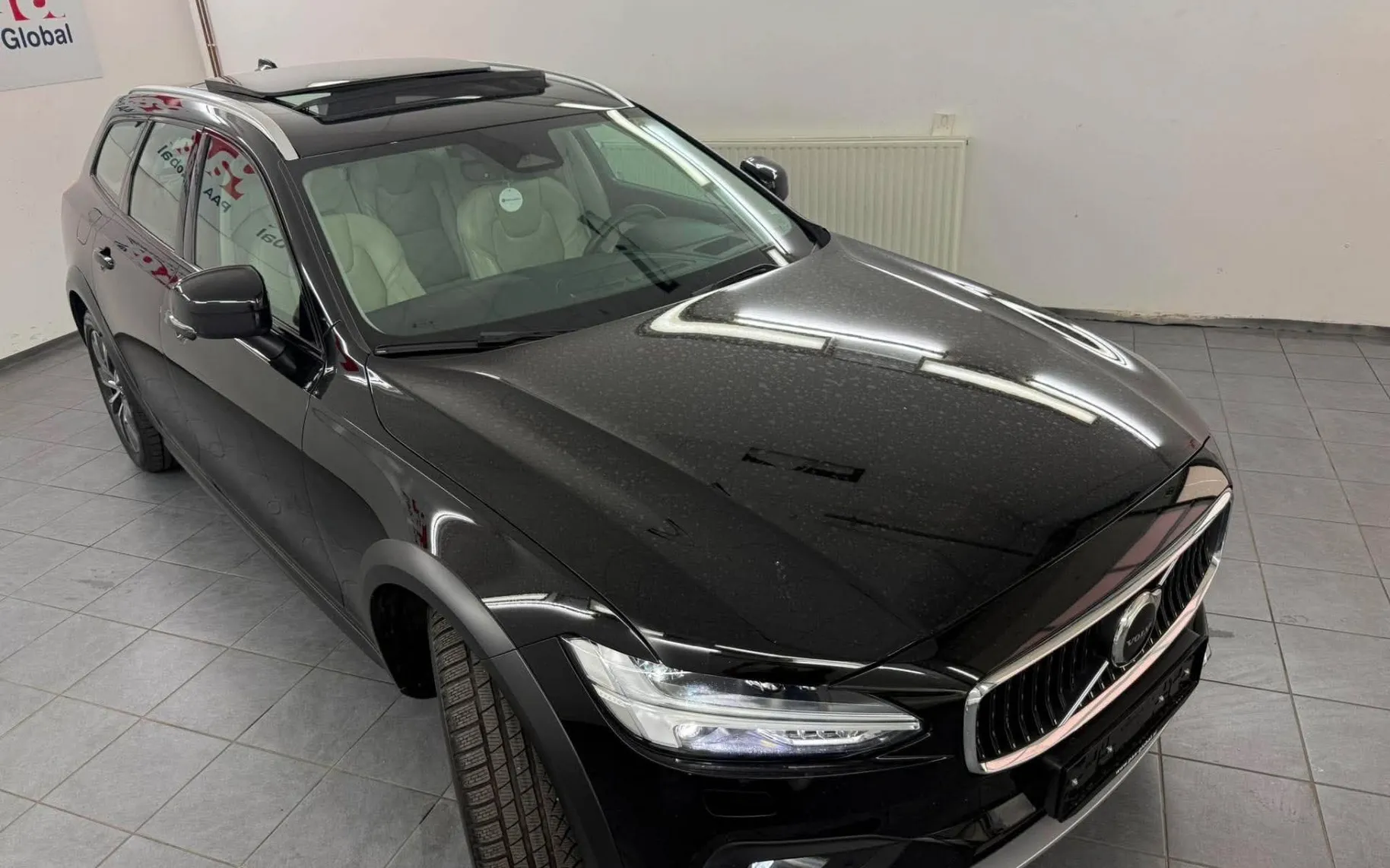 Zunanja slika - Volvo V90 - 2.0 DIZEL 145 KW.PANORAMA.KAMERA.LED.ACC.USNJE.4X4 - 2