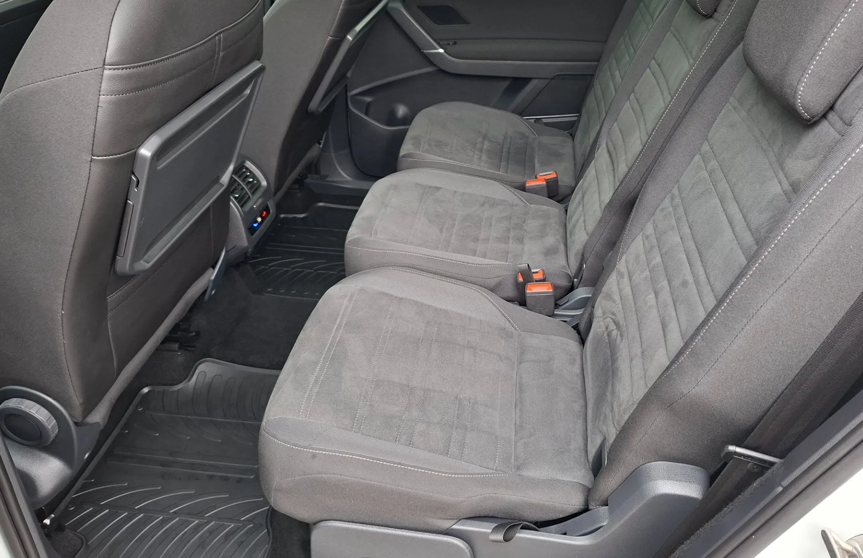 Zunanja slika - Volkswagen Touran - 2.0 TDI Highline DSG - Slo poreklo - 1. Lastnik - 8