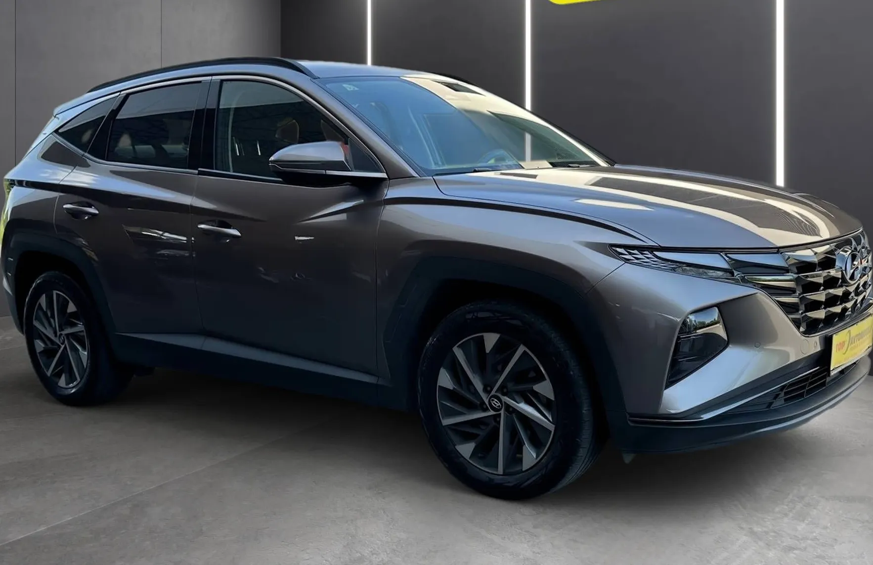 Zunanja slika - Hyundai Tucson - 1.6 T GDI 1LASTNIK VIRTUAL NAVI PDC KAMERA TOP - 10