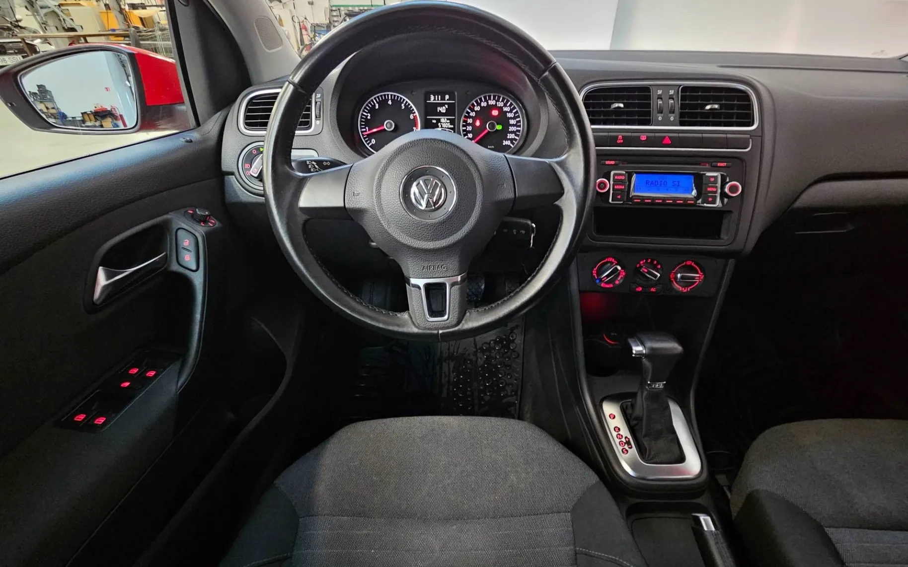 Notranja slika - Volkswagen Polo - 1.4 Comfortline DSG - 7