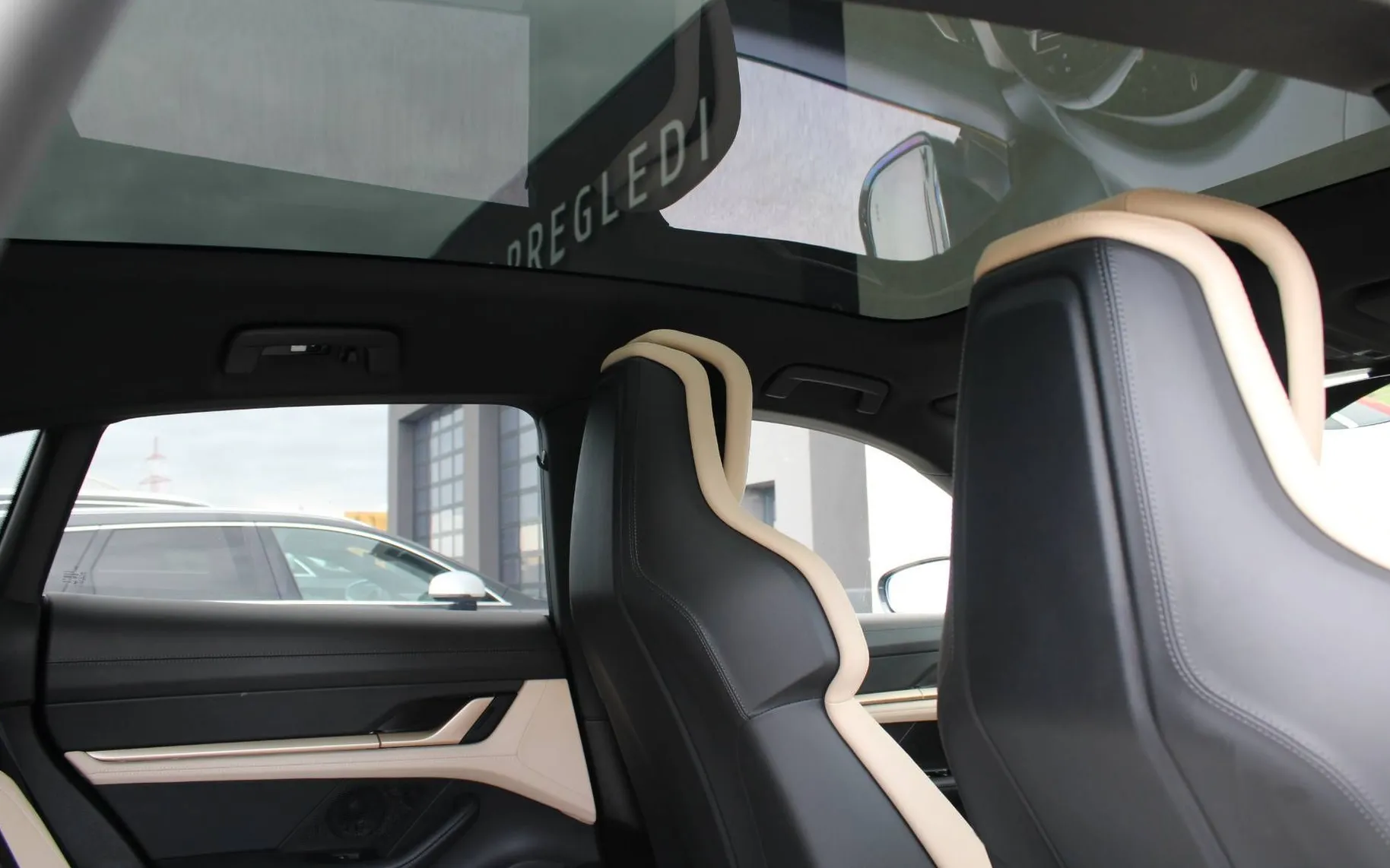 Zunanja slika - Porsche Taycan - 93KWH CROSS TURISMO LUFT HLAJ SED KAM360 MATRIX - 13