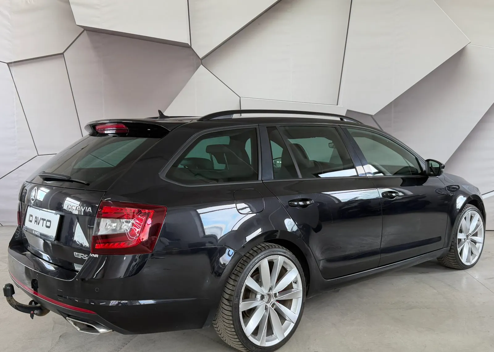 Zunanja slika - Škoda Octavia - Combi 2,0 TDI RS DSG - 2