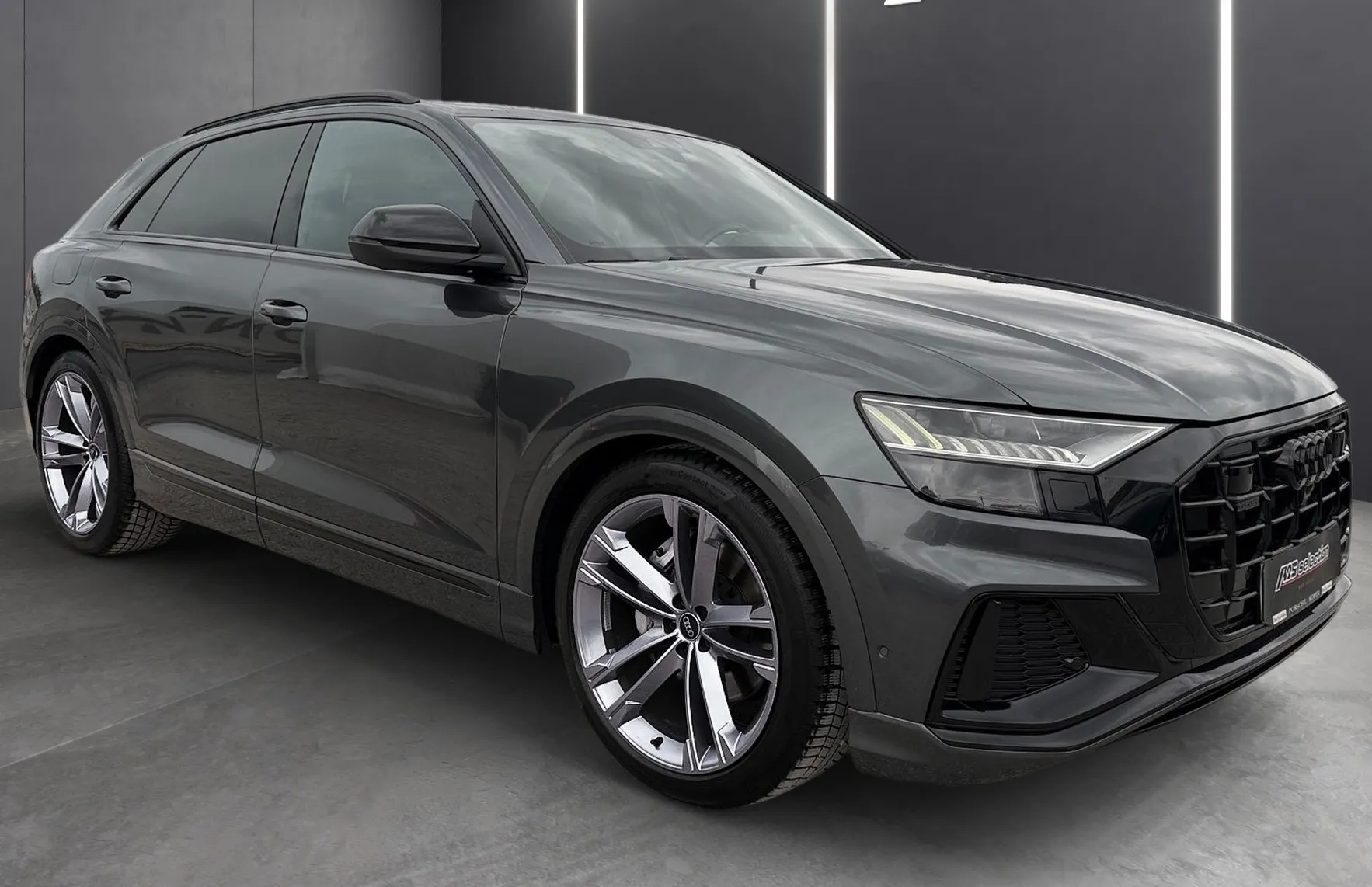 Zunanja slika - Audi Q8 - 50 TDI Quattro-S Line-Zračno-22 COL-360kamera-Navi - 2