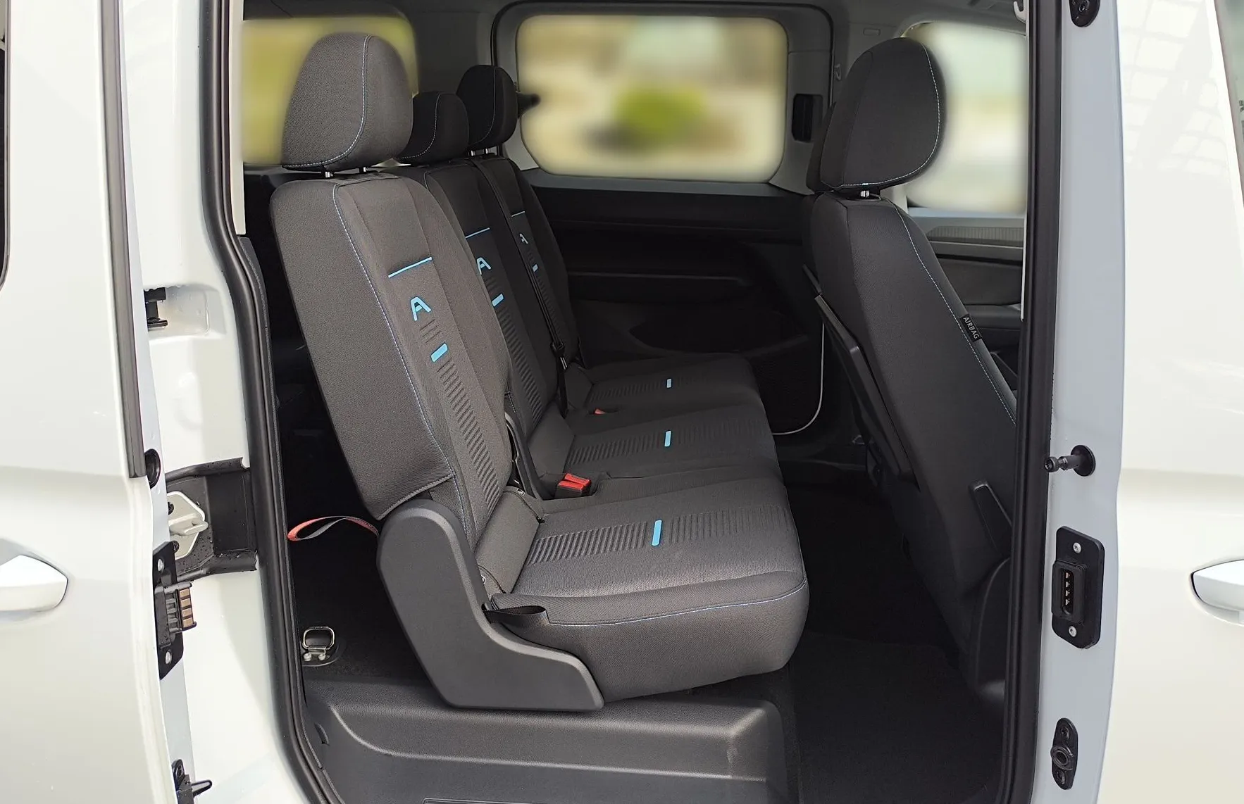 Zunanja slika - Ford Tourneo Connect - ACTIVE 2.0 TDCi 122PS M6 AWD - NA ZALOGI - 11