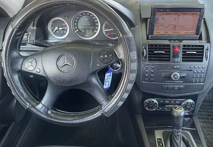 Zunanja slika - Mercedes-Benz C-Razred - 220 CDI 170ks °AUTOMATIC° °NAVI° °2x PDC° - 7