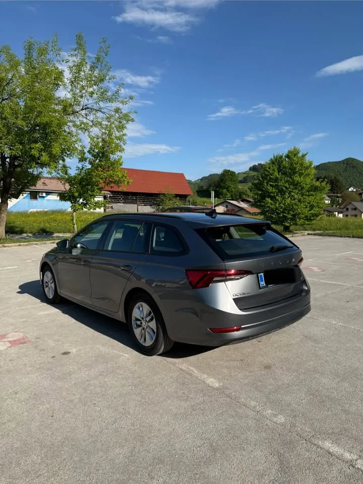 Zunanja slika - Škoda Octavia - Combi 1,5 eTSI Ambition DSG - 2