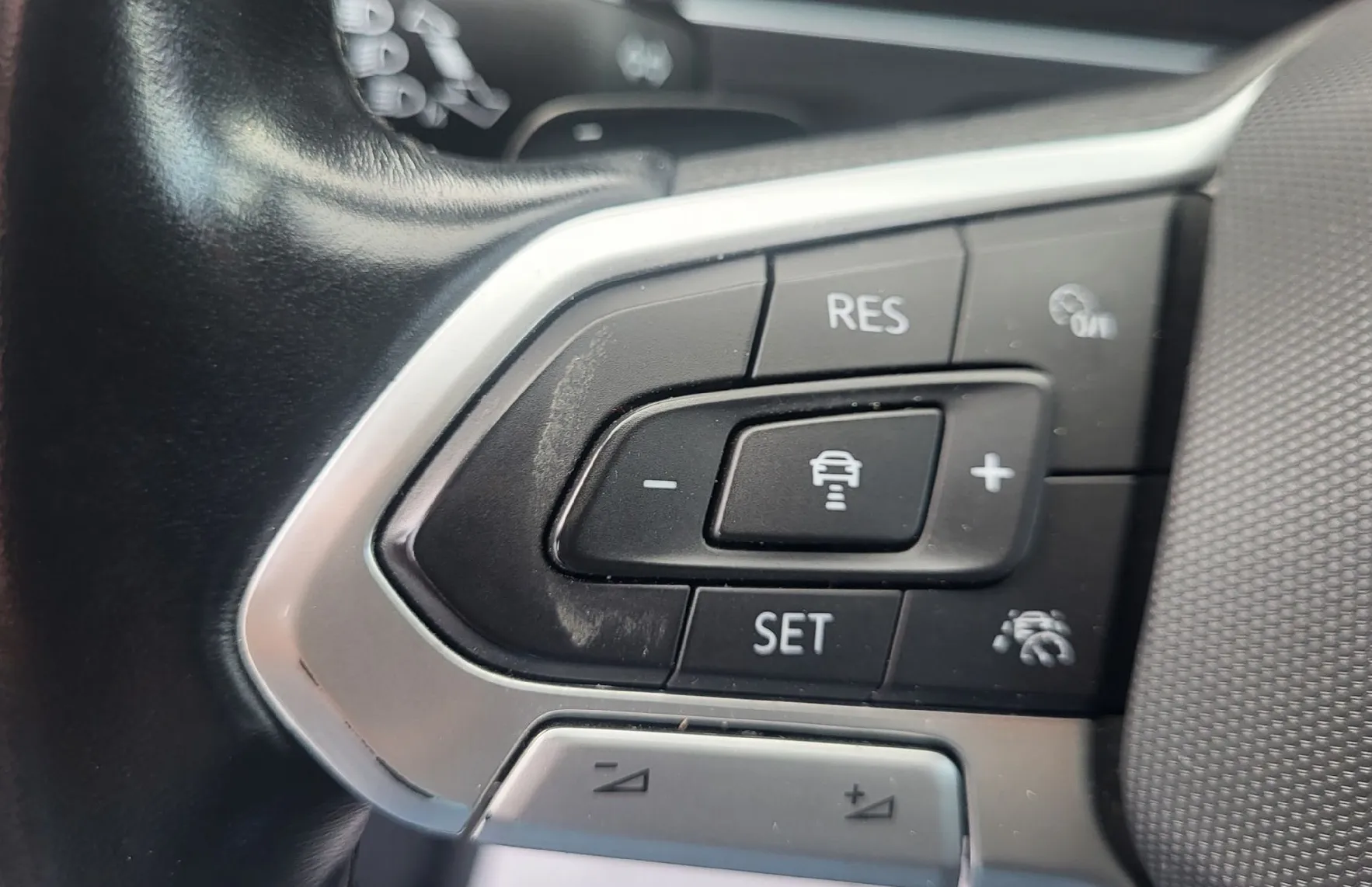 Zunanja slika - Volkswagen Tiguan Allspace - 2.0 TDI DSG1last-acc-radar-pdc-alu-navi-Head-up - 10