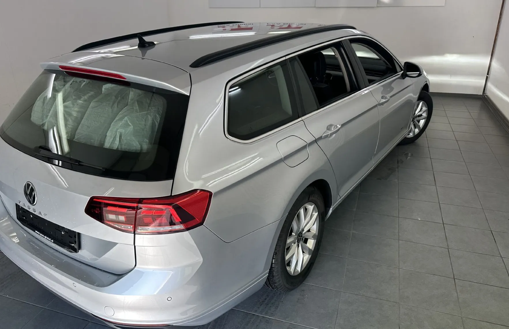 Zunanja slika - Volkswagen Passat - Variant 1.5 TSI avt. 110kW.NEMŠKI+4GUME.KAMERA.LED.NAVI - 12