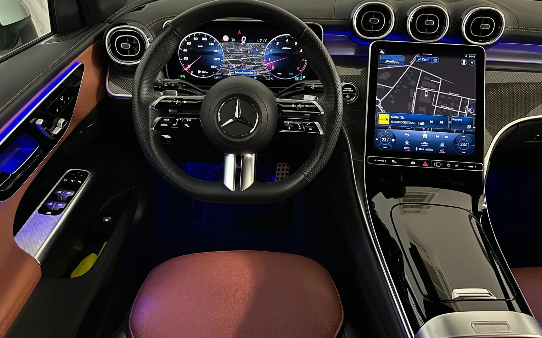 Notranja slika - Mercedes-Benz GLC-Razred - 200|4Matic|AMG|360K|Memory|ACC|KeyGo|Usnje|Gretje. - 9