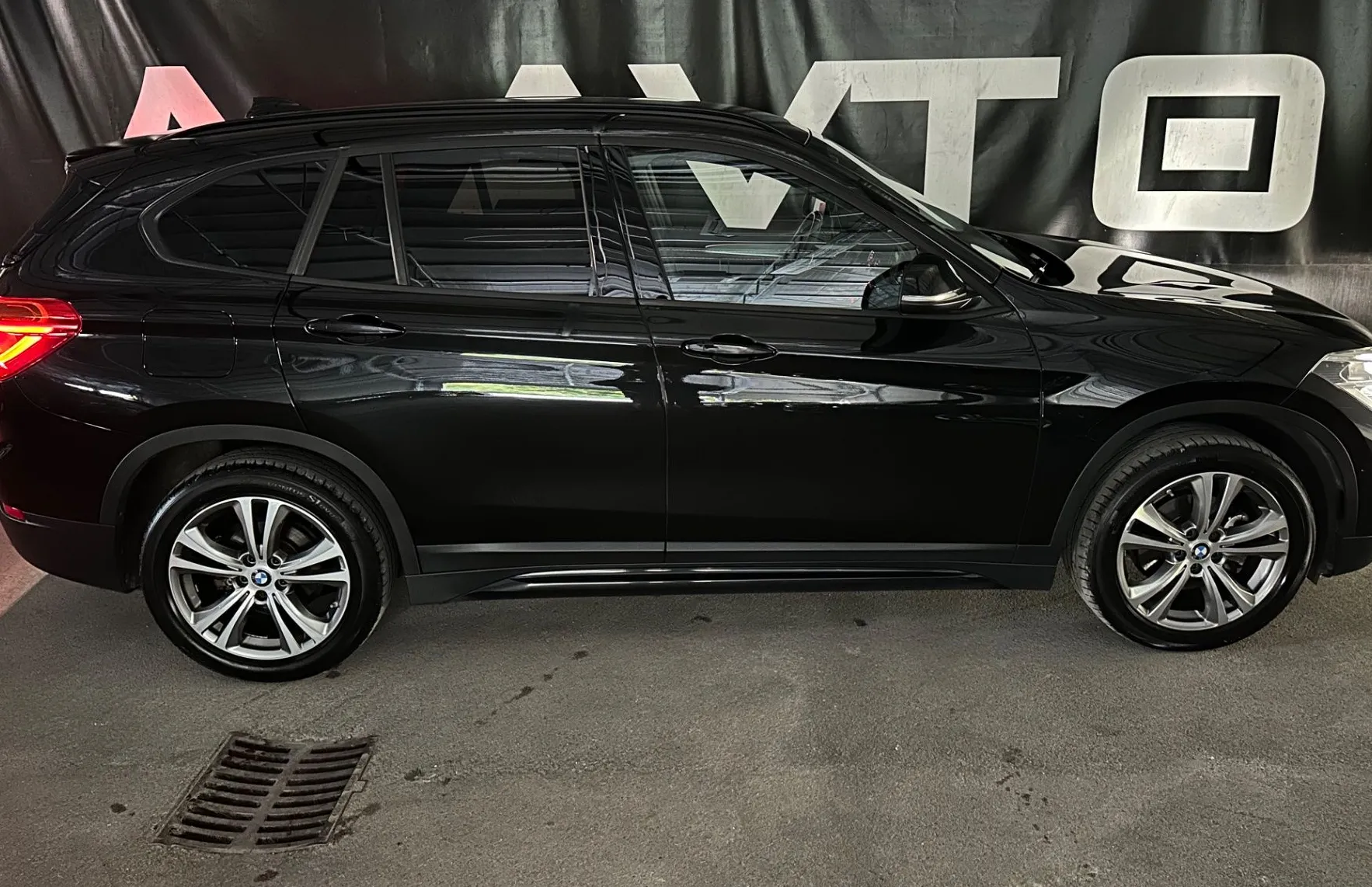 Zunanja slika - BMW X1 - serija : xDrive18d Sport Line-LED-KEYLESS-HUD-NAVI-VK... - 3