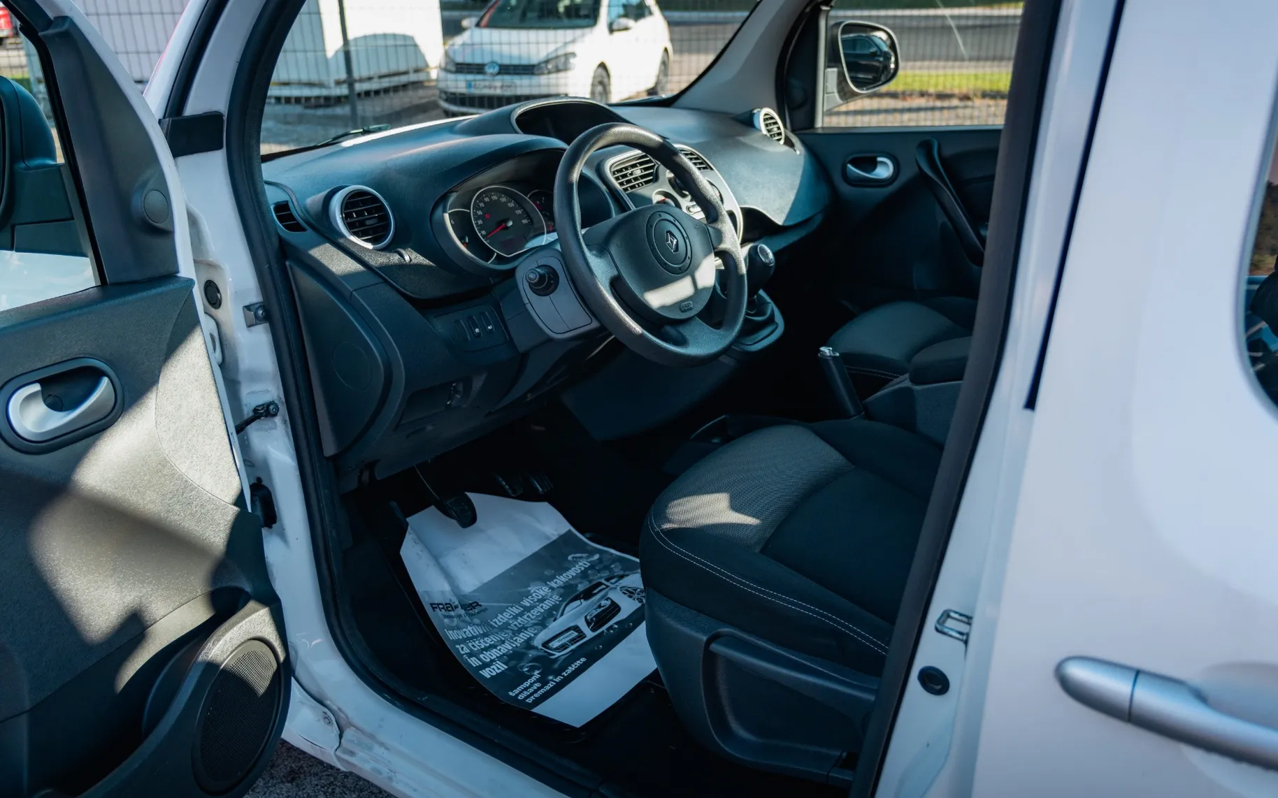 Zunanja slika - Renault Kangoo - Confort Energy dCi 90 | TEMPOMAT | SLO - 7