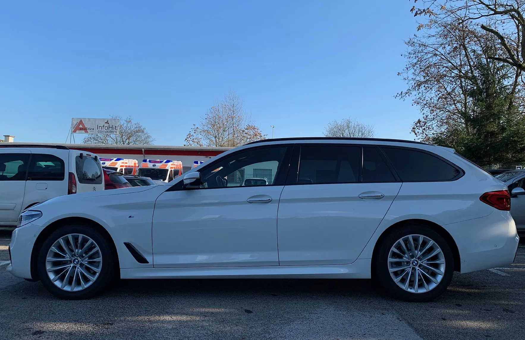 Zunanja slika - BMW Serija 5 - Touring: 520d xDrive  Avt.NEPOZABNO DOŽIVETJE - 7