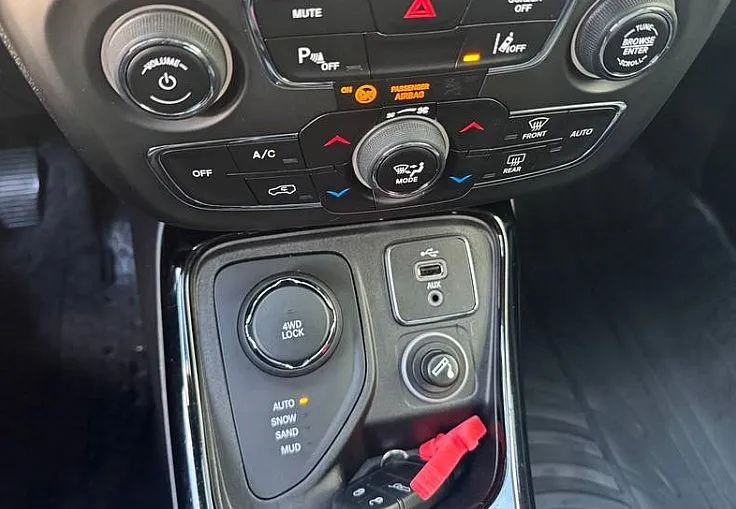 Zunanja slika - Jeep Compass - 2.0 Multijet 16v 140 AWD  Limited... - 4