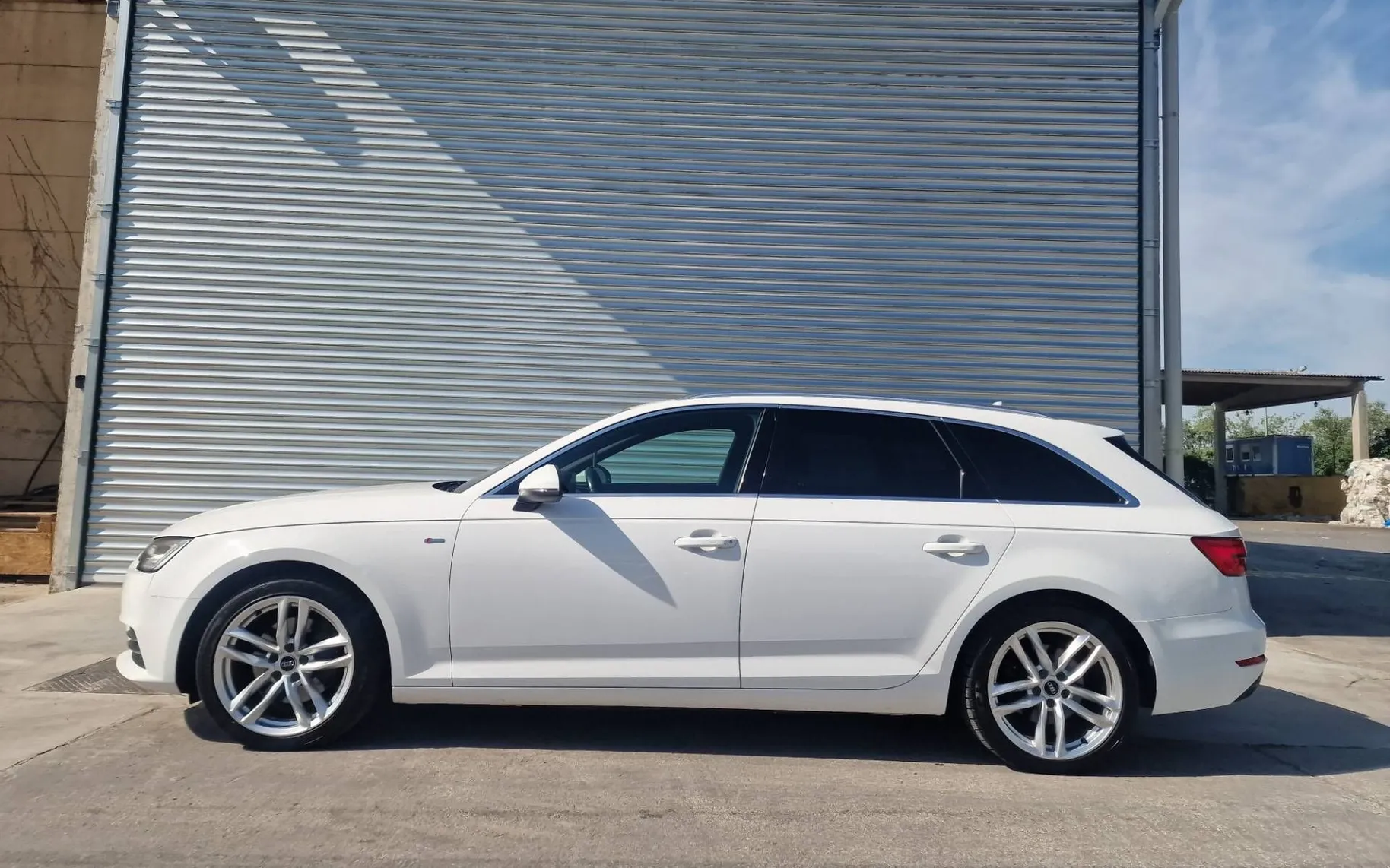 Zunanja slika - Audi A4 Avant - 2.0 TDI 4x4 190PS S-LINE VIRTUAL-AMBIENT- KOT NO - 5