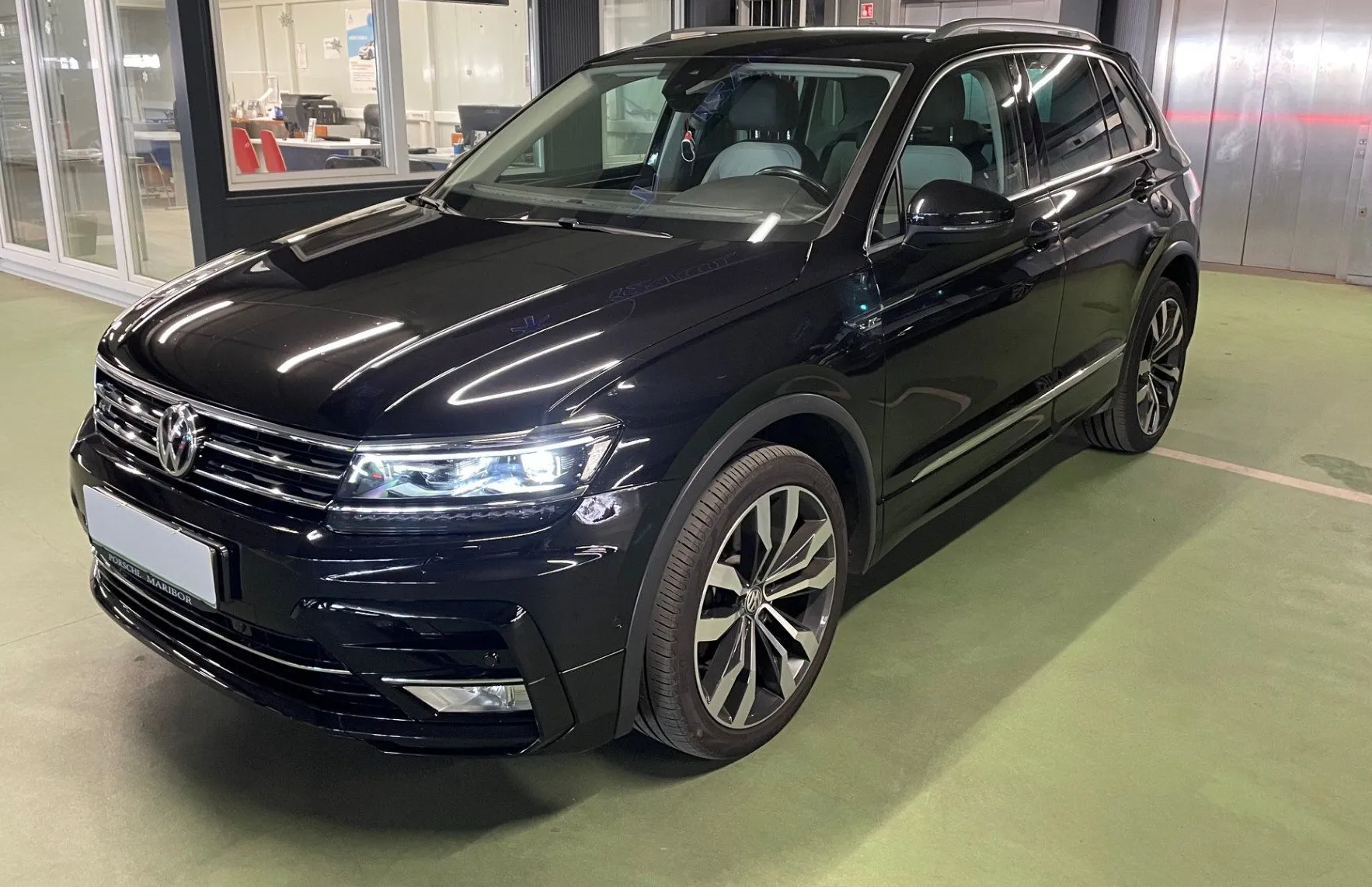 Zunanja slika - Volkswagen Tiguan - R-LINE 2.0 TDI BMT 176 KW DSG NAVI.2XPDC.KAMERA - 1