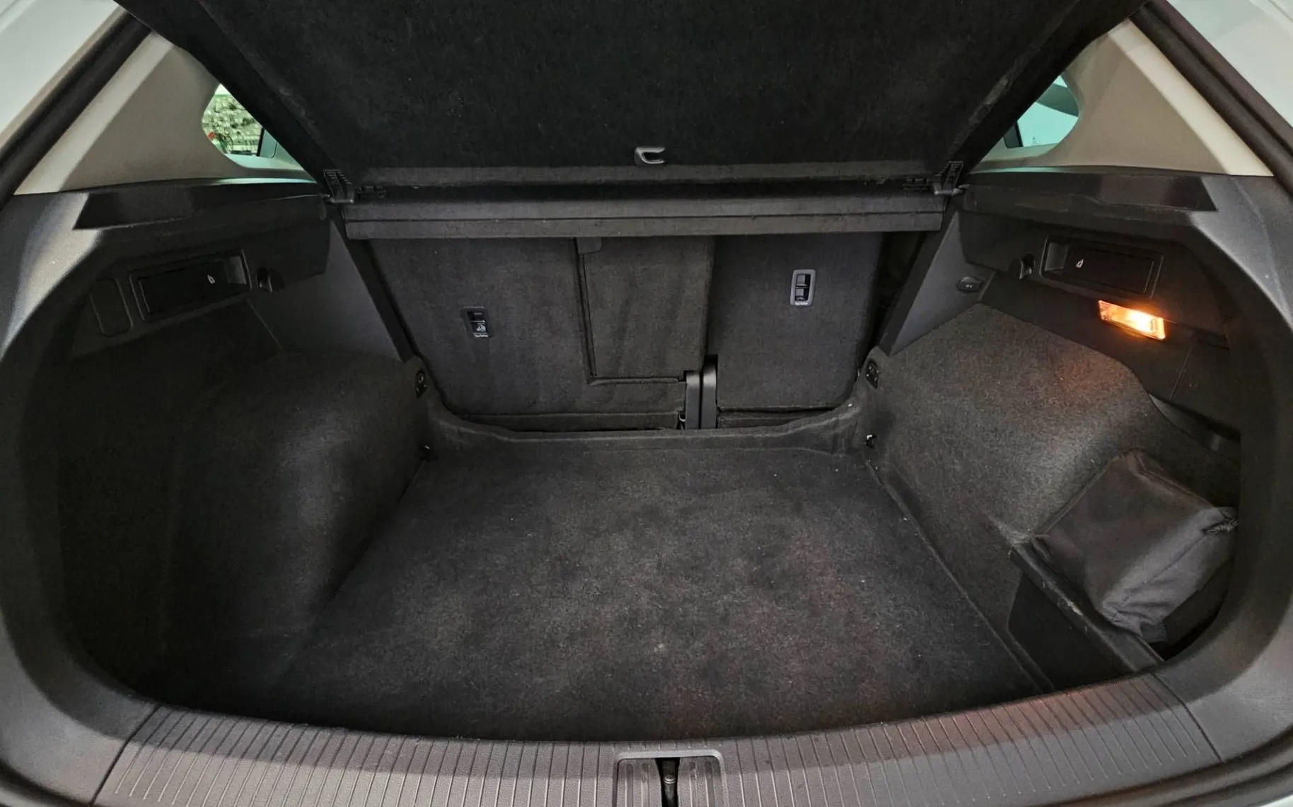Notranja slika - Volkswagen Tiguan - 2.0 TDI BMT Comfortline - 9