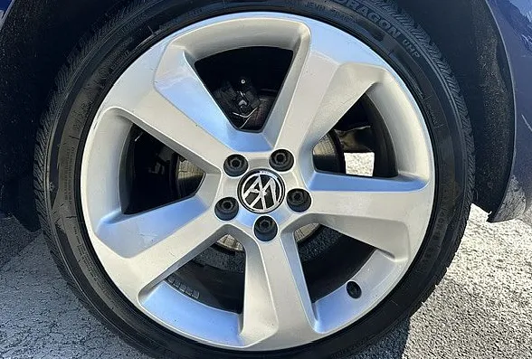 Zunanja slika - VW Golf - 1.6 TDI°°Digi.števci°°Gretje sedežev°°Garancija - 5