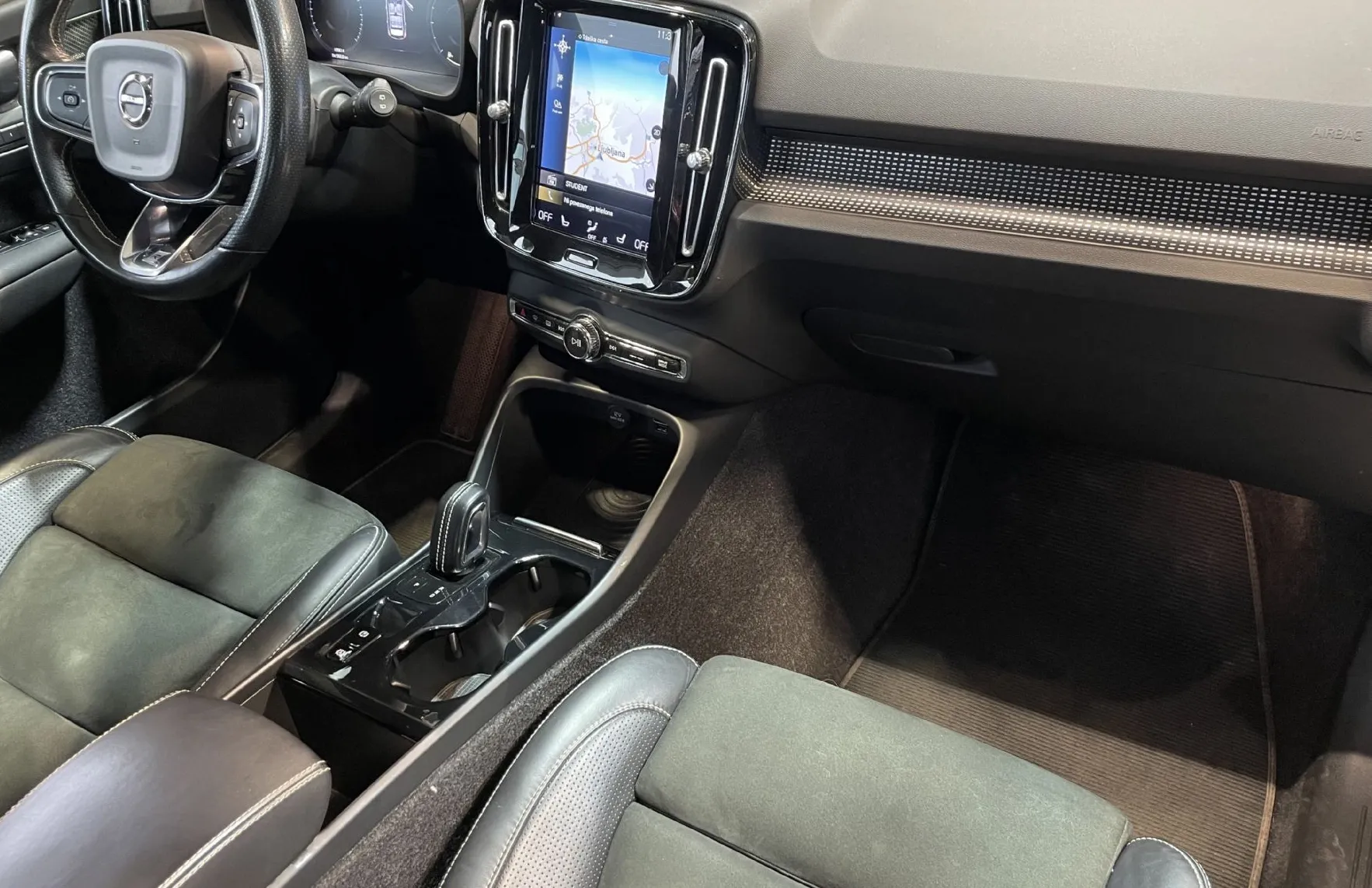 Zunanja slika - Volvo XC40 - D4-AWD-R-DESIGN-PANO-NAVI-ACC-MEMORY-HARMAN-360KAM - 11