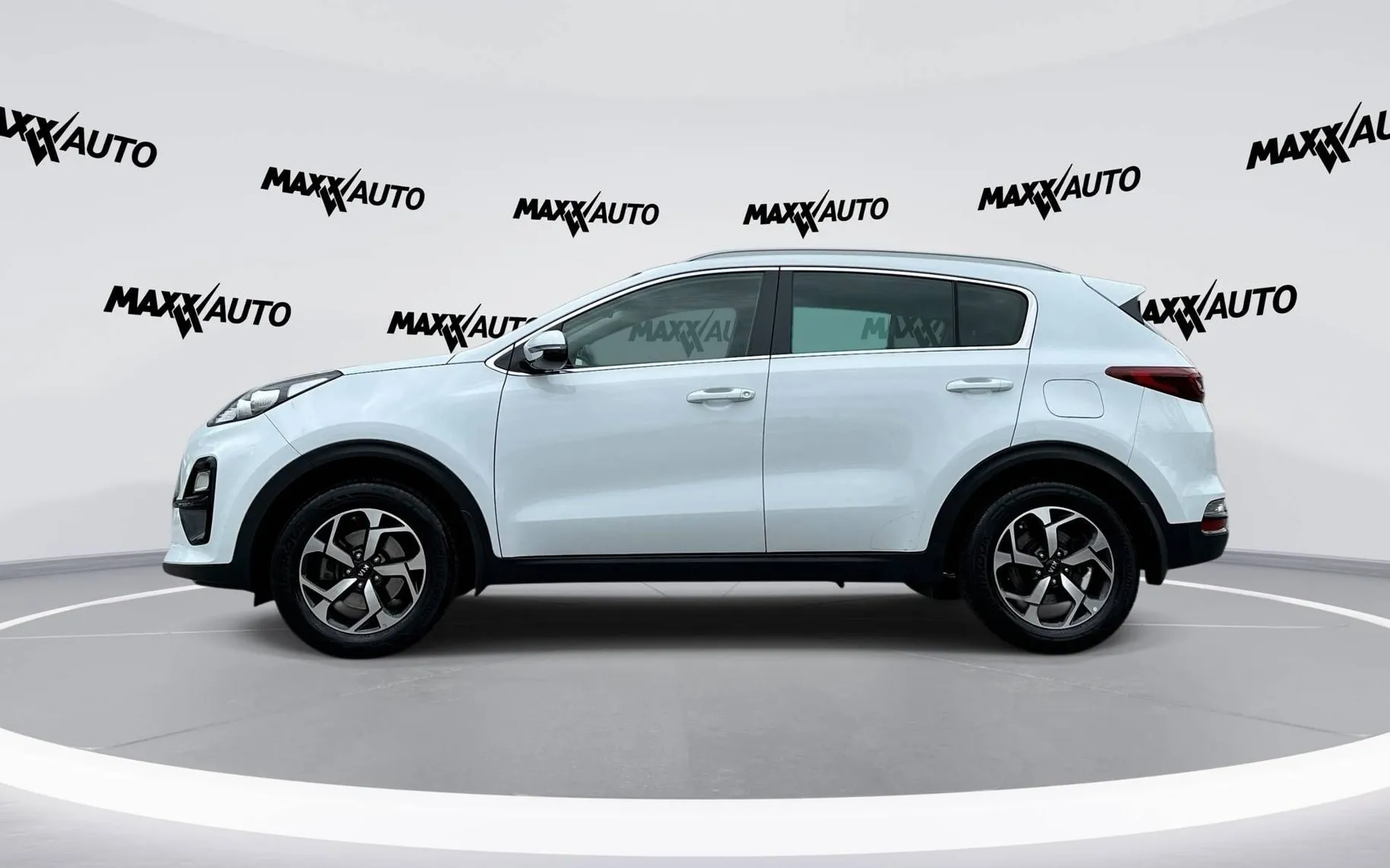 Notranja slika - KIA Sportage - 2WD 1.6 GDI LX Edition ISG - 8