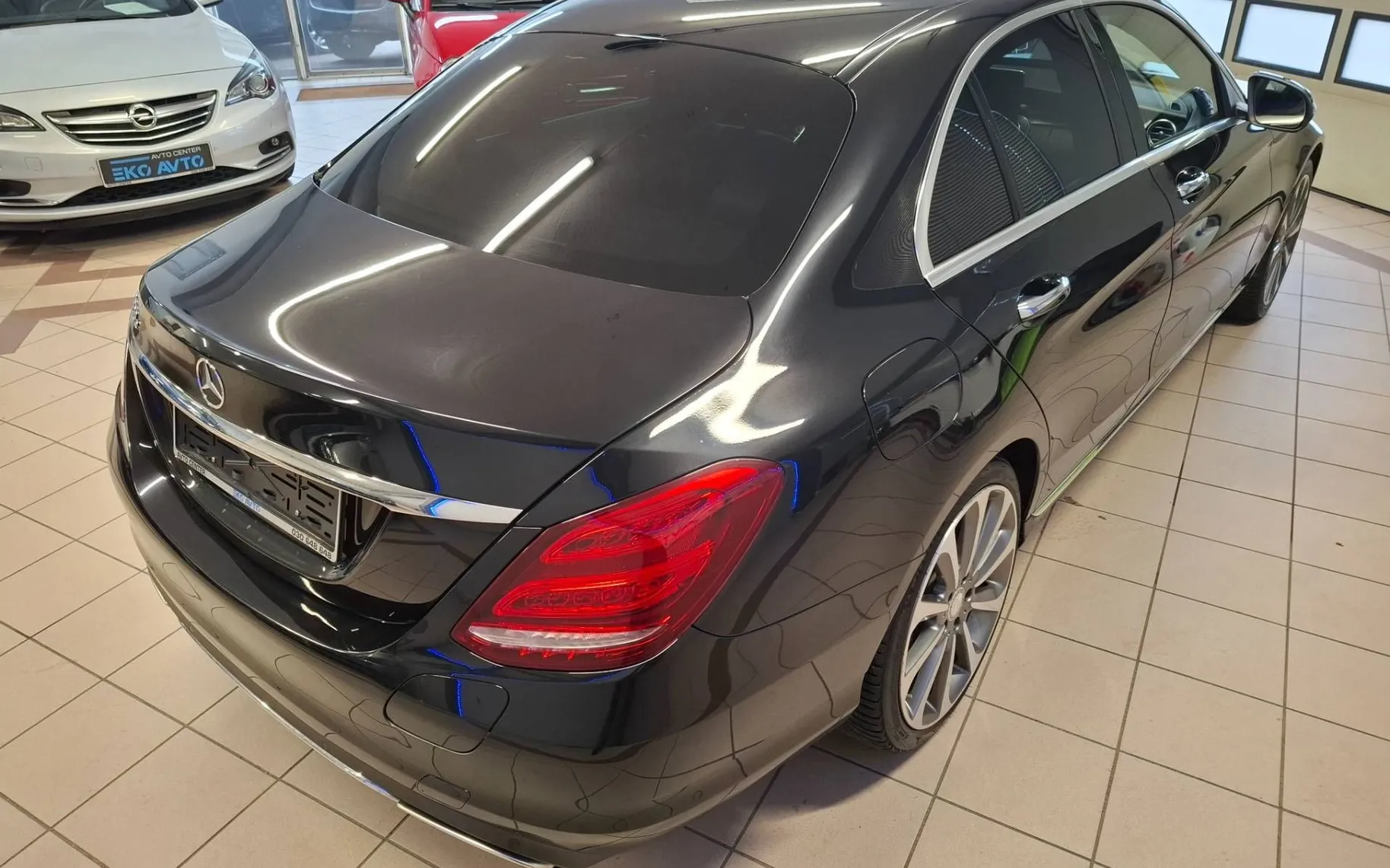 Zunanja slika - Mercedes-Benz C-Razred - C 350 e EXCLUSIVE-SLO-1LASTNIK-KOT NOV... - 3
