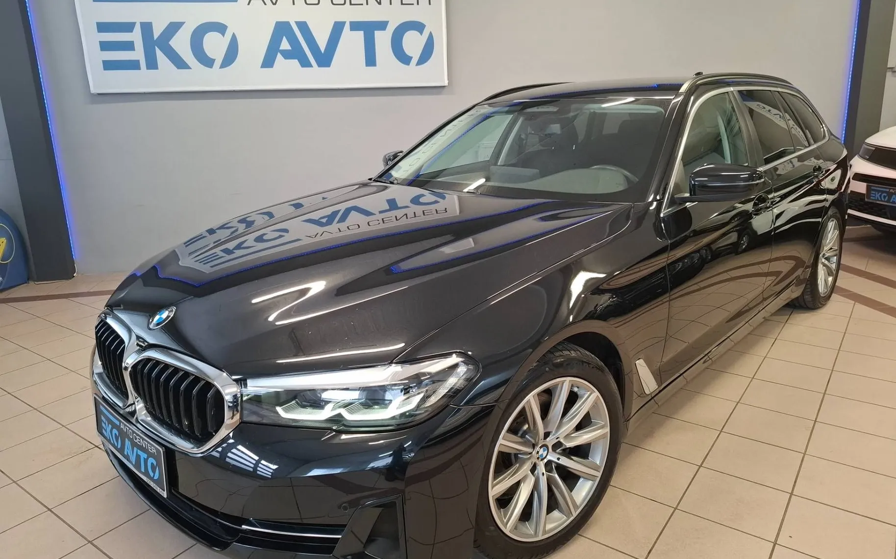 Zunanja slika - BMW serija 5 Touring: - 520d xDrive Touring Avt. VIRTUAL-LED-VELIKA NAVI- - 1