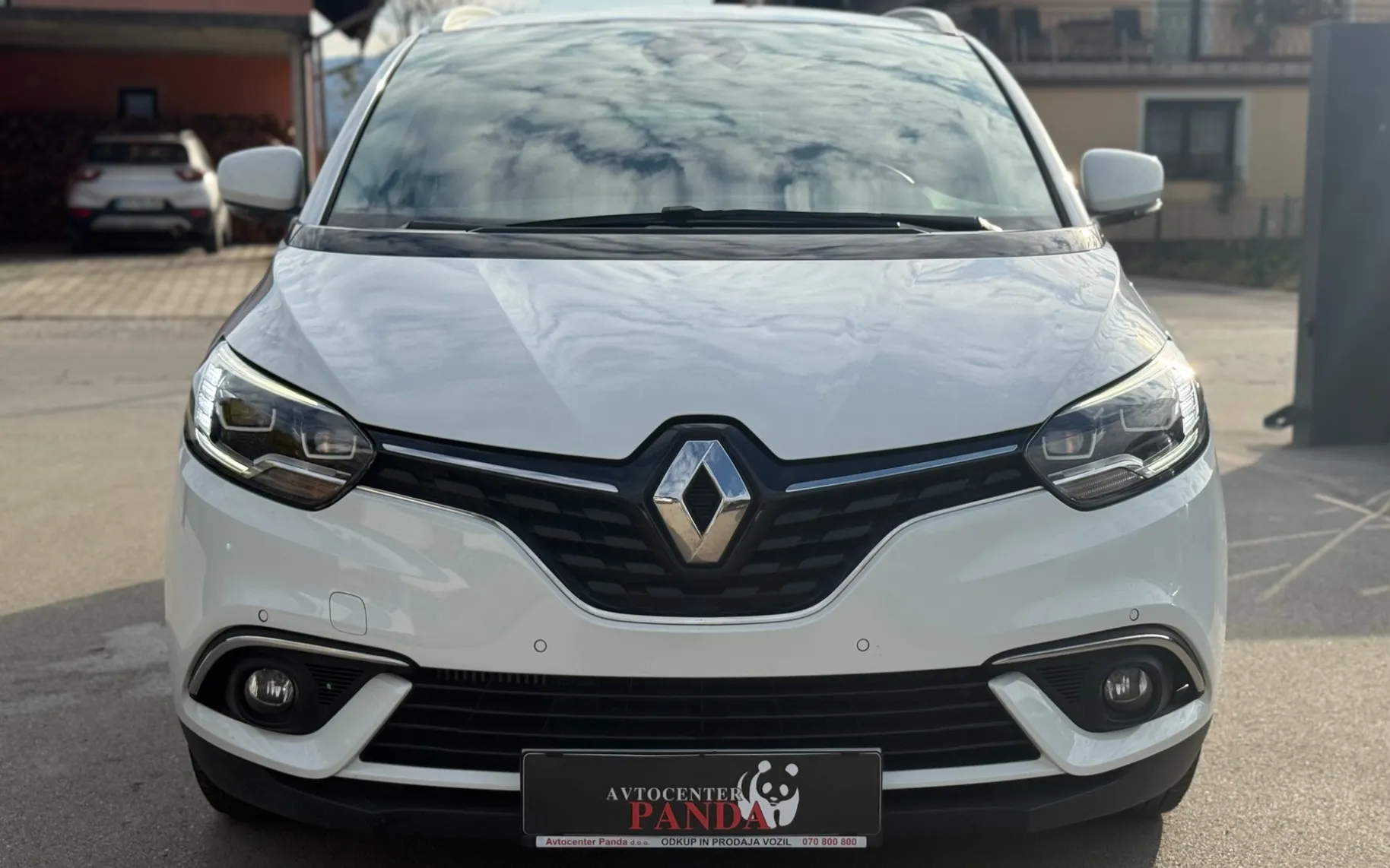 Zunanja slika - Renault Scénic - Grand  dCi 110 Energy Bose EDC - 2
