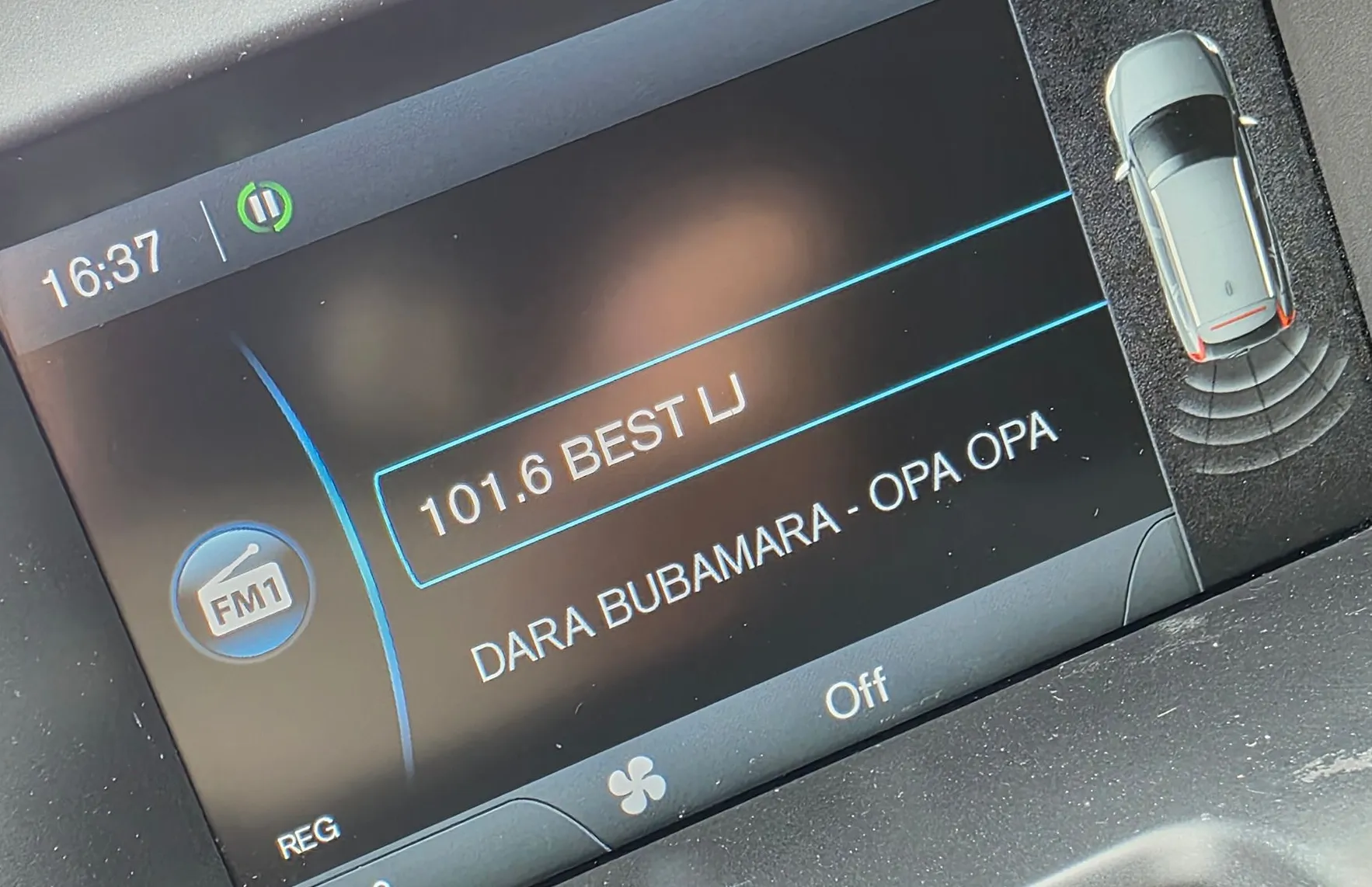 Zunanja slika - Volvo XC60 - FWD D4 MOMENTUM AVTOMATIK-ALU PLATIŠČA-KLIMA-NAVI - 16